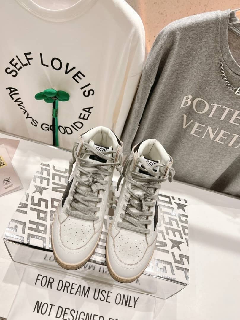 Golden Goose Sky-Star Leather White Black - vstockx