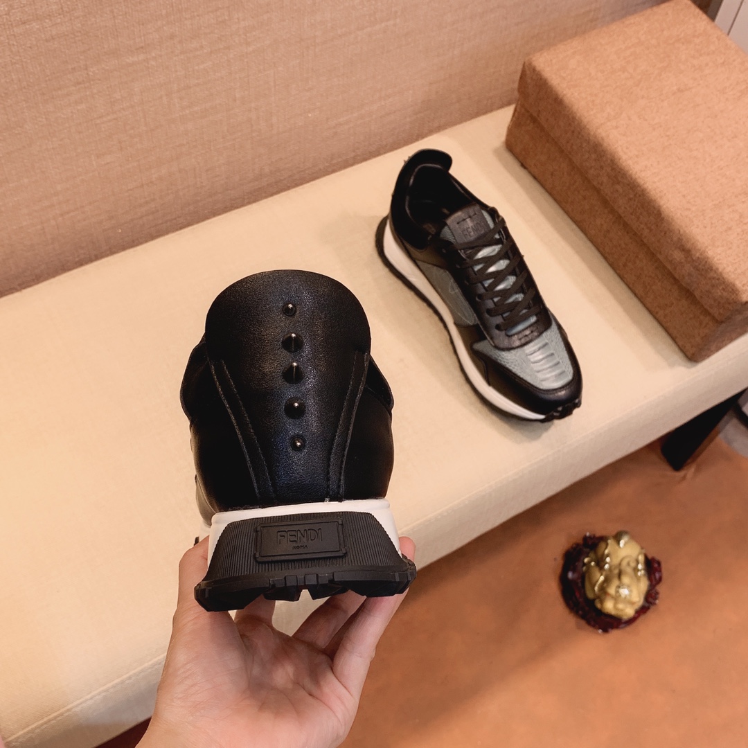 Fendi Low Top Sneakers 17 - vstockx