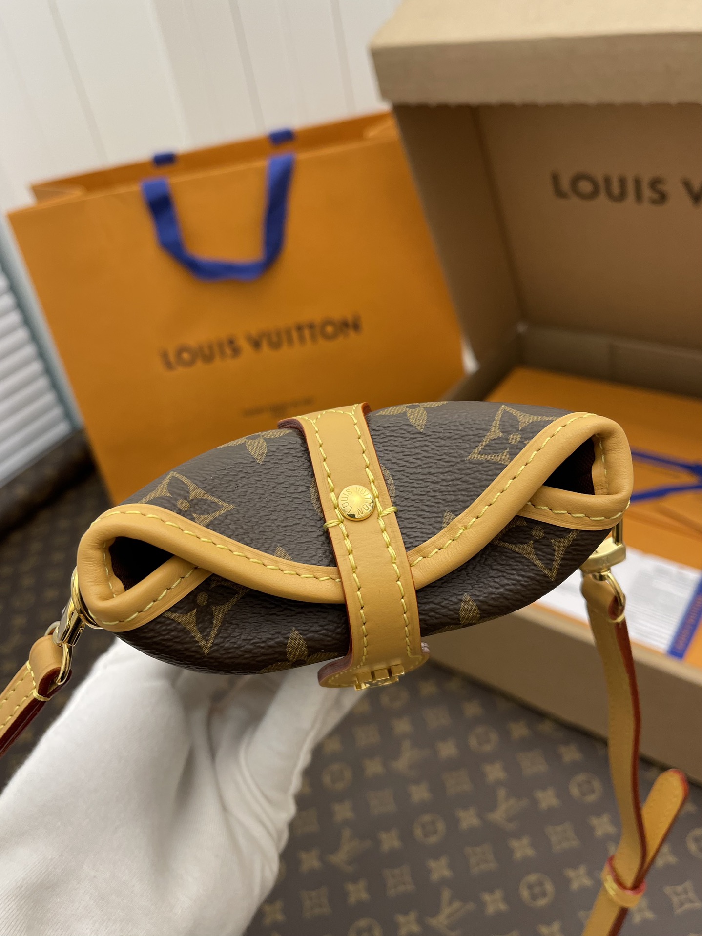 Handbags Louis Vuitton mini M80874 size:14.5*18*6.5 cm - vstockx
