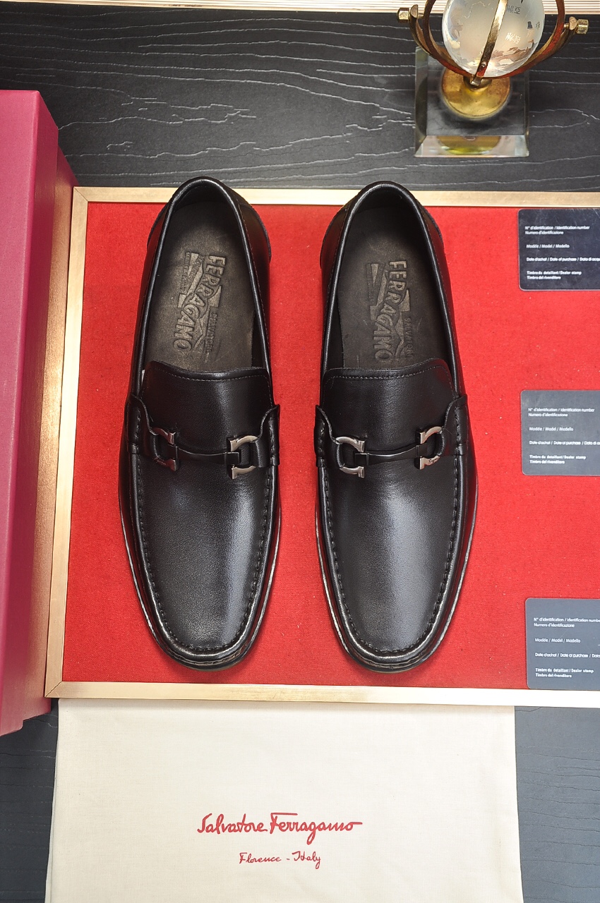 Salvatore Ferragamo Boots 5 - vstockx