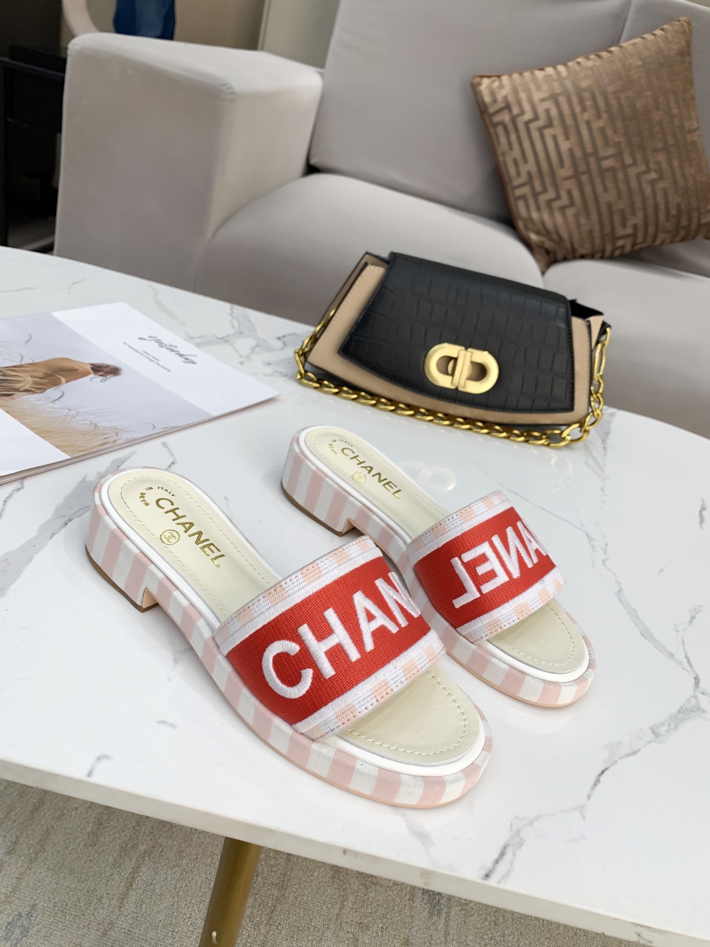 Chanel Slides 17 - vstockx