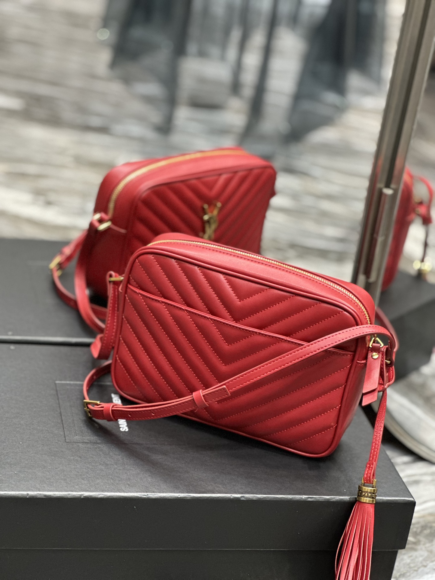 Handbags SAINT LAURENT 520534 size 23x16x6 cm - vstockx