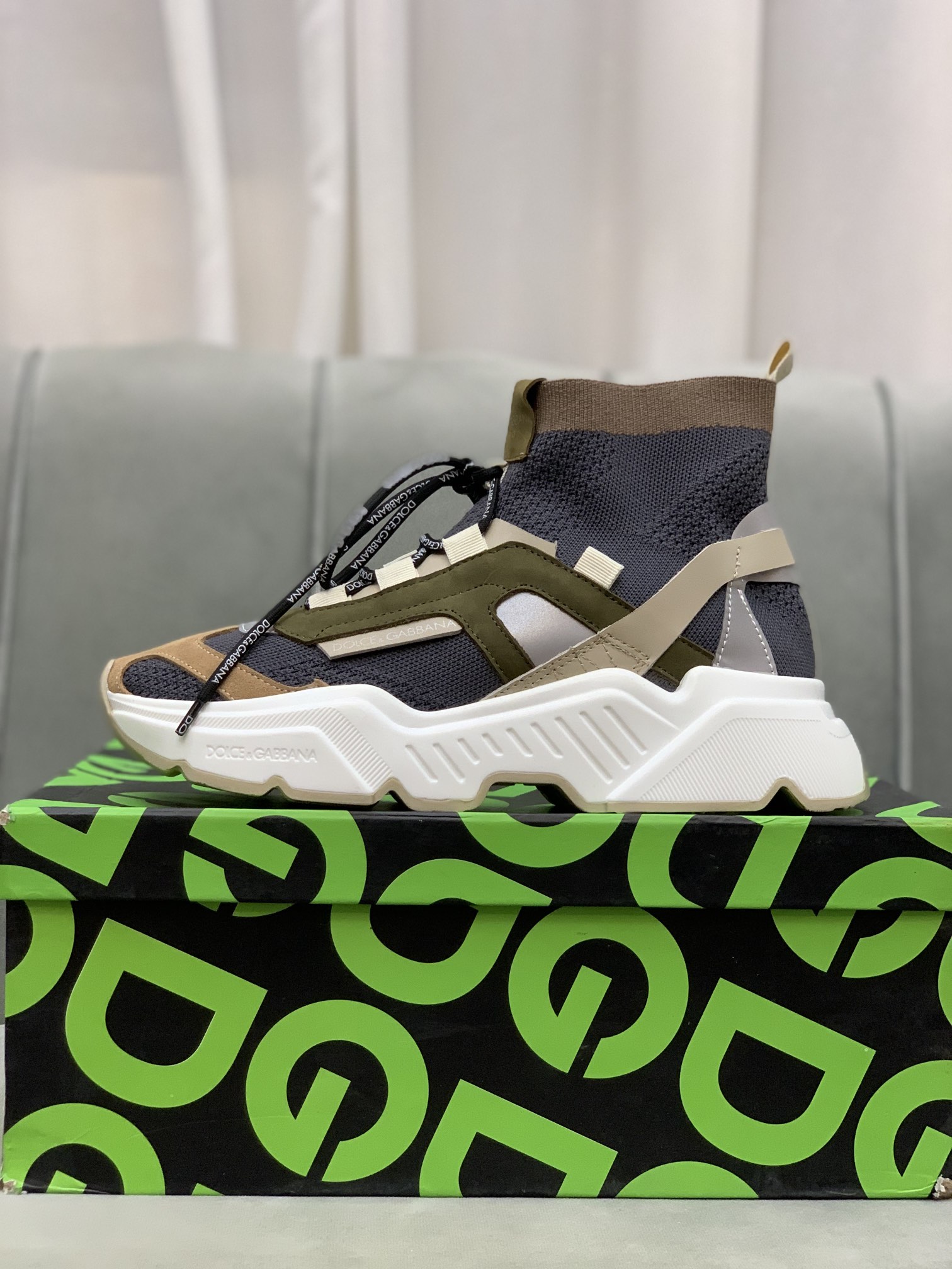 Dolce & Gabbana High-Tops chunky sneakers 1 - vstockx