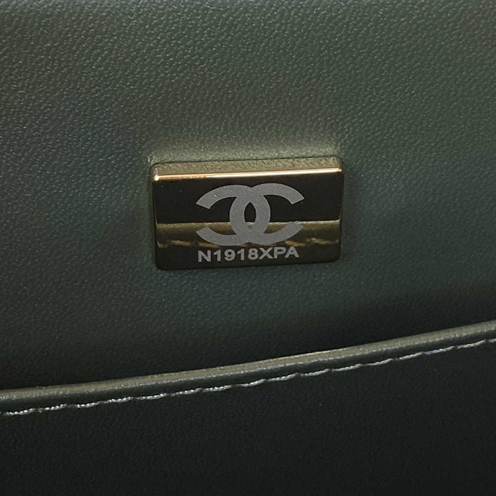 Handbag Chanel AS3649 size 18X19.5X9.5 cm - vstockx