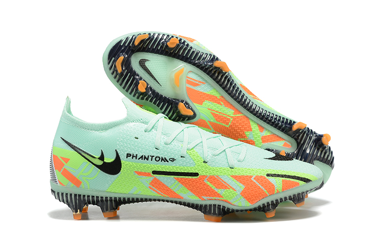 NK football shoes 40 - vstockx