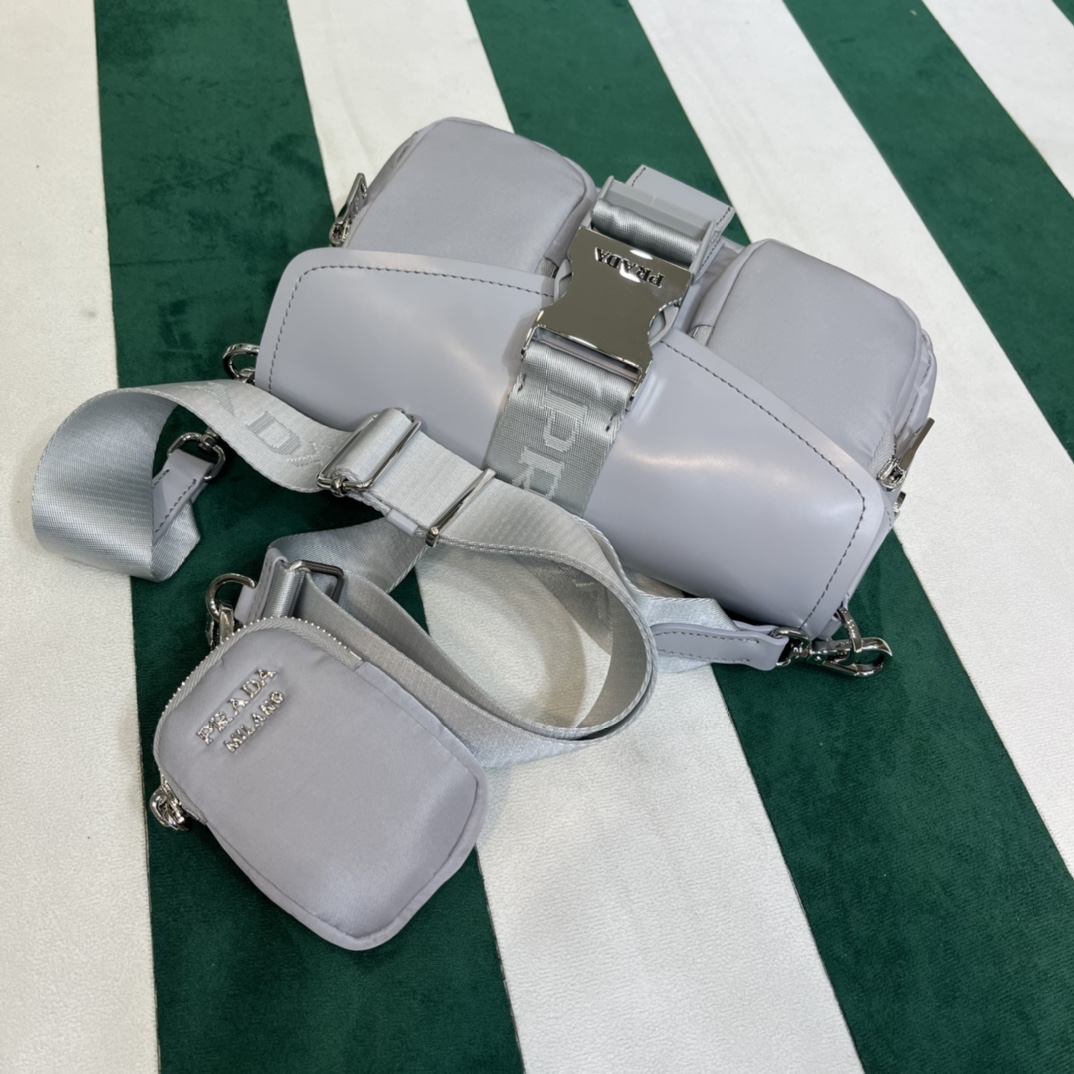 Handbags Prada 1BD295 size:22*7.5*14 cm - vstockx