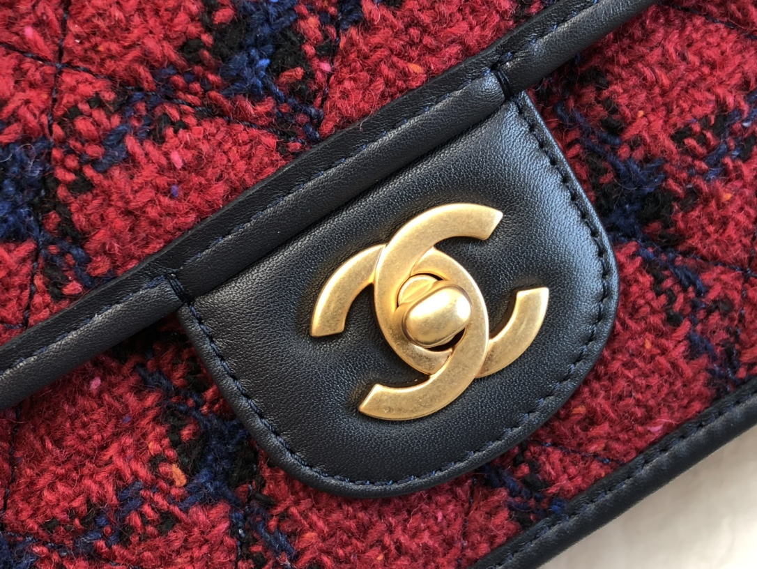 Handbag Chanel size *. * - vstockx