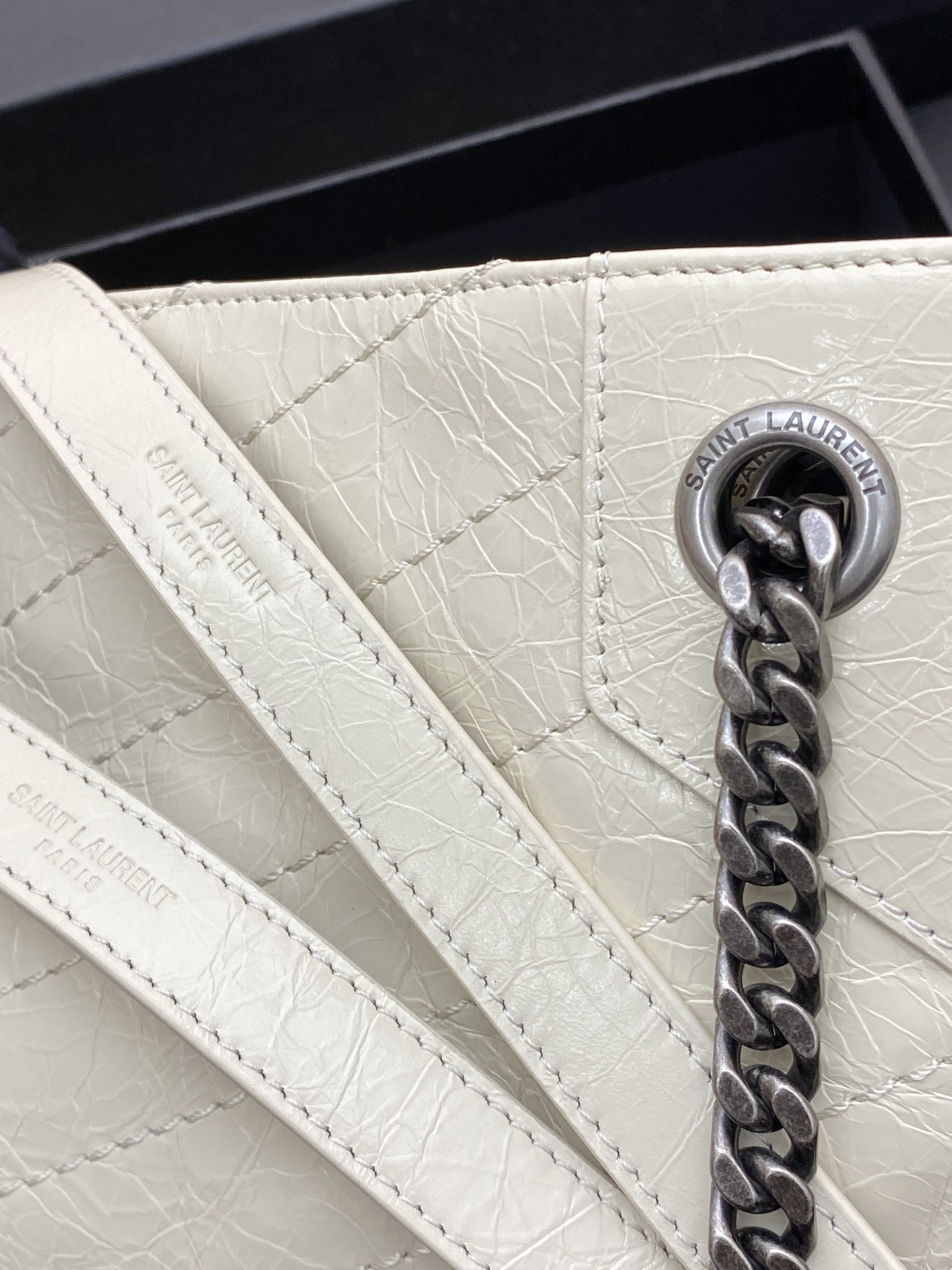 Handbags SAINT LAURENT 577999 size 33x27x11.5 cm - vstockx