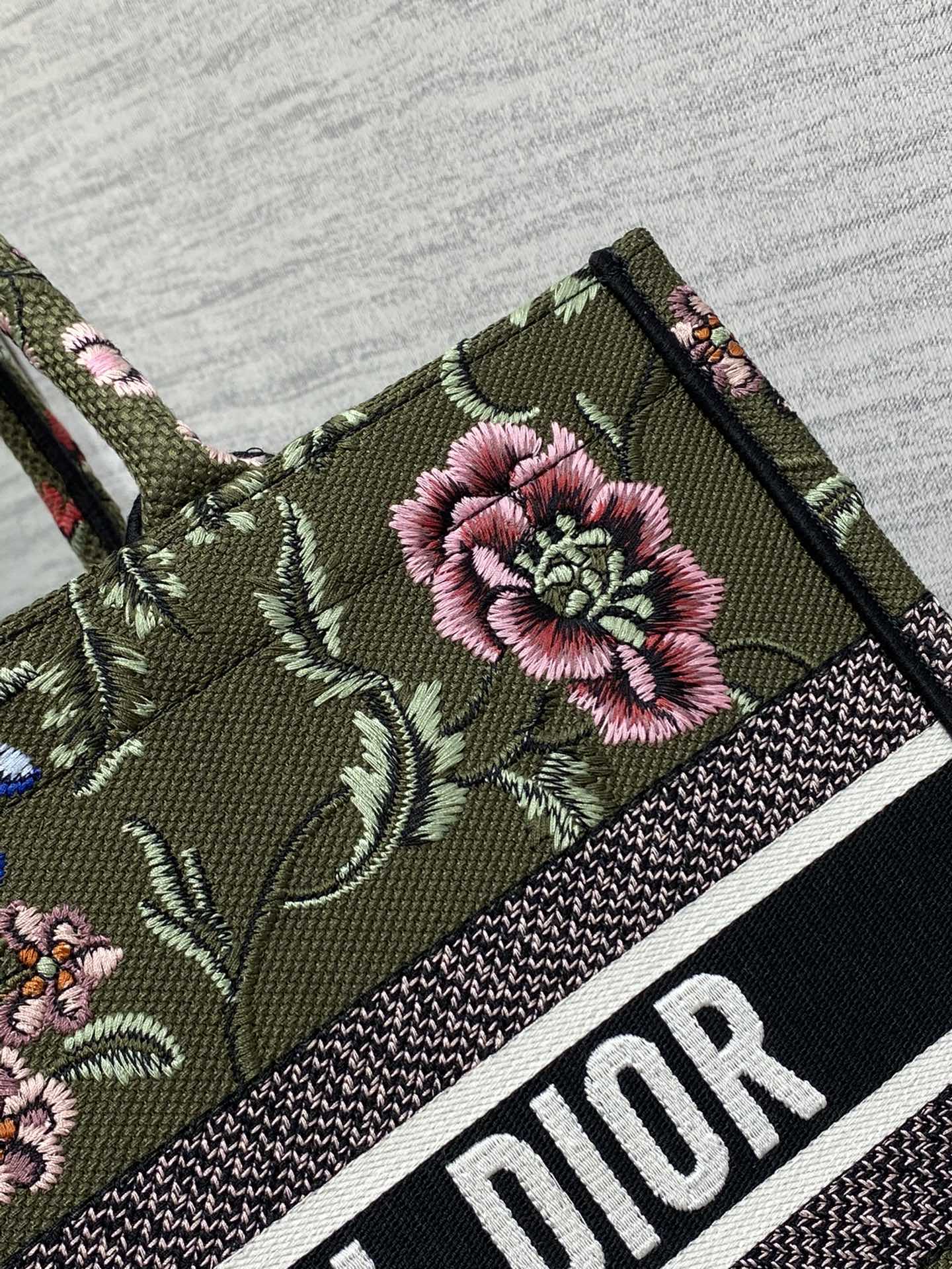 Handbag Dior size 36*18*28 cm - vstockx