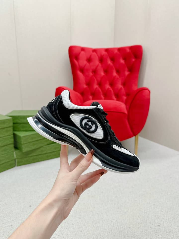 Gucci Run sneakers black suede - vstockx