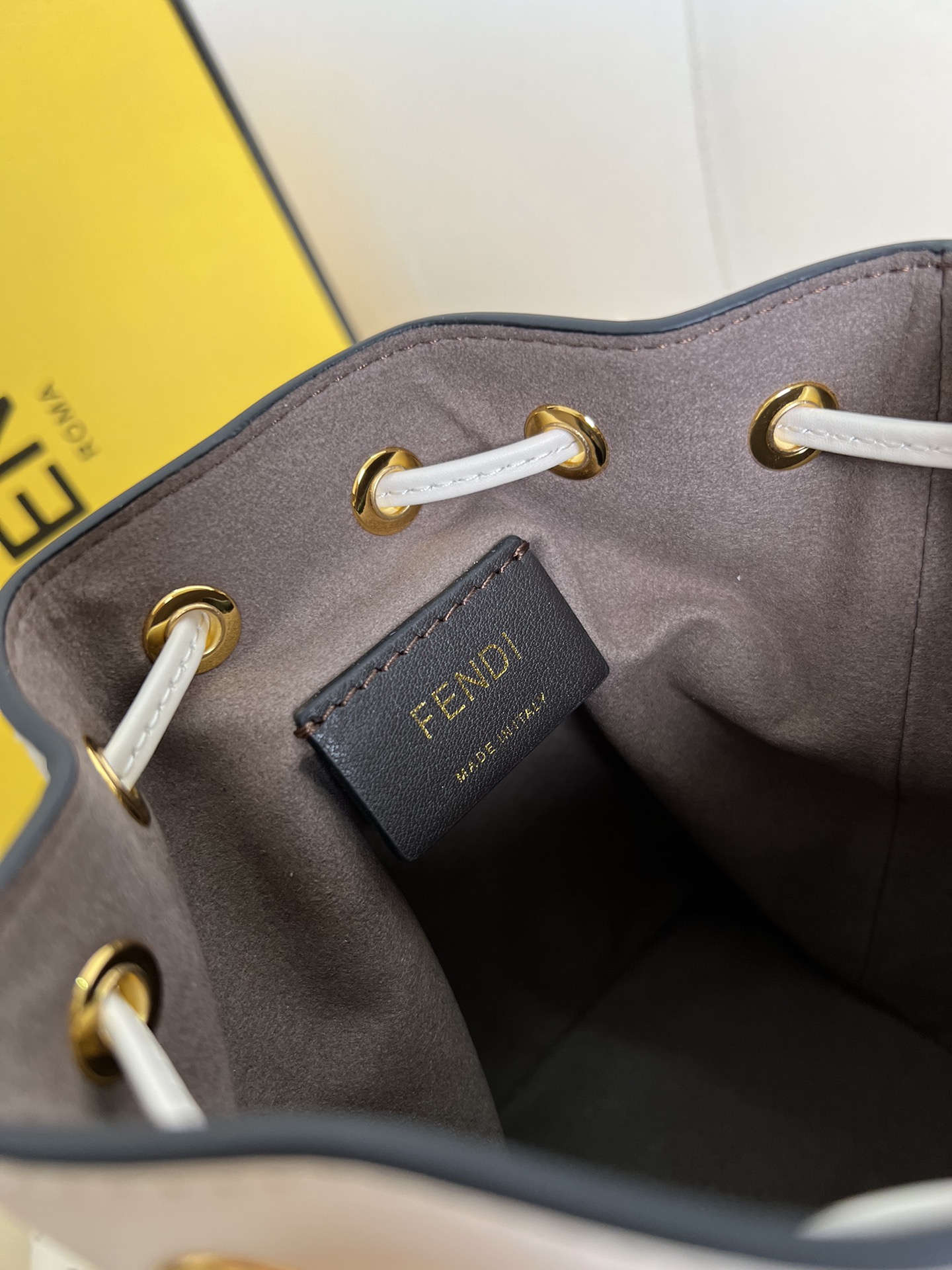 handbags FENDI 226 size:12*18*10cm - vstockx