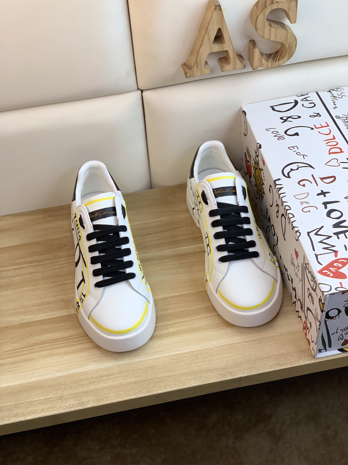 Dolce & Gabbana Low Tops Sneakers 83 - vstockx