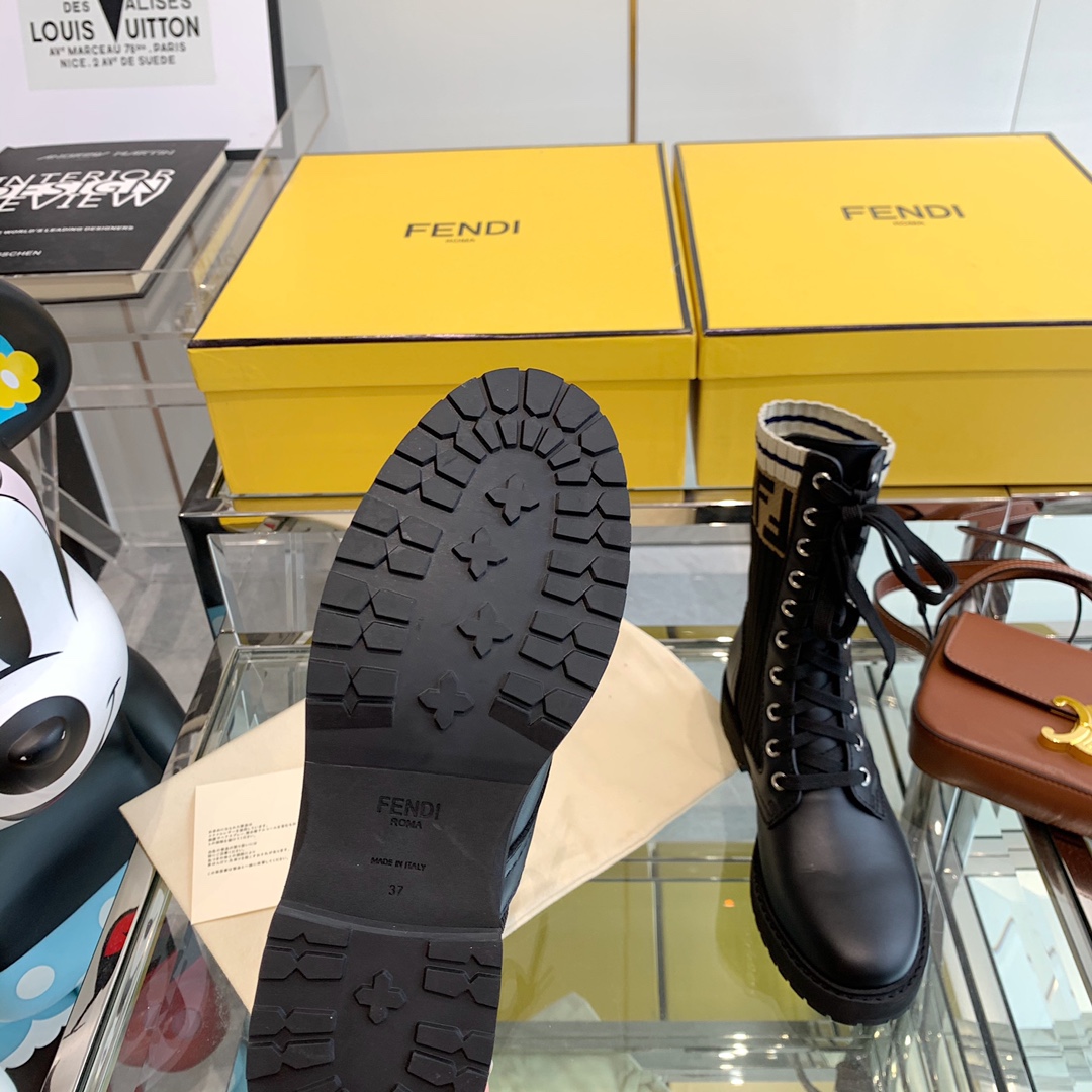 Fendi Boots 15 - vstockx