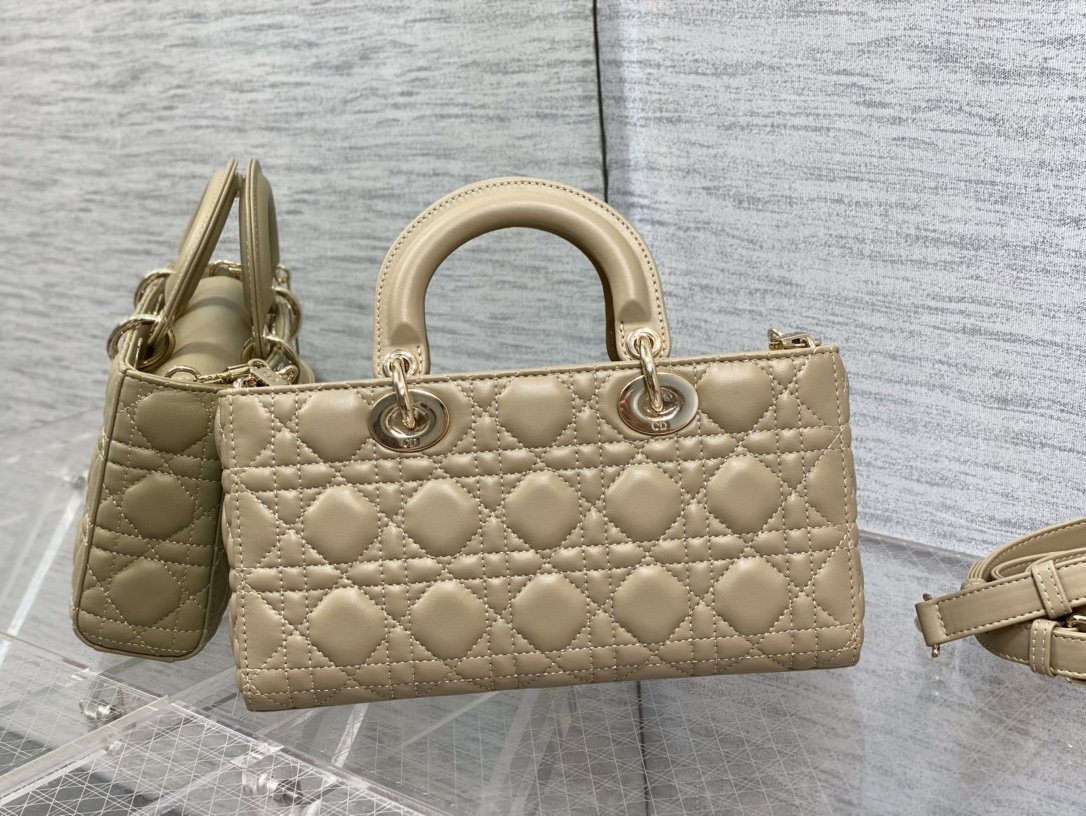 Handbag Dior size 26*6*14 cm - vstockx
