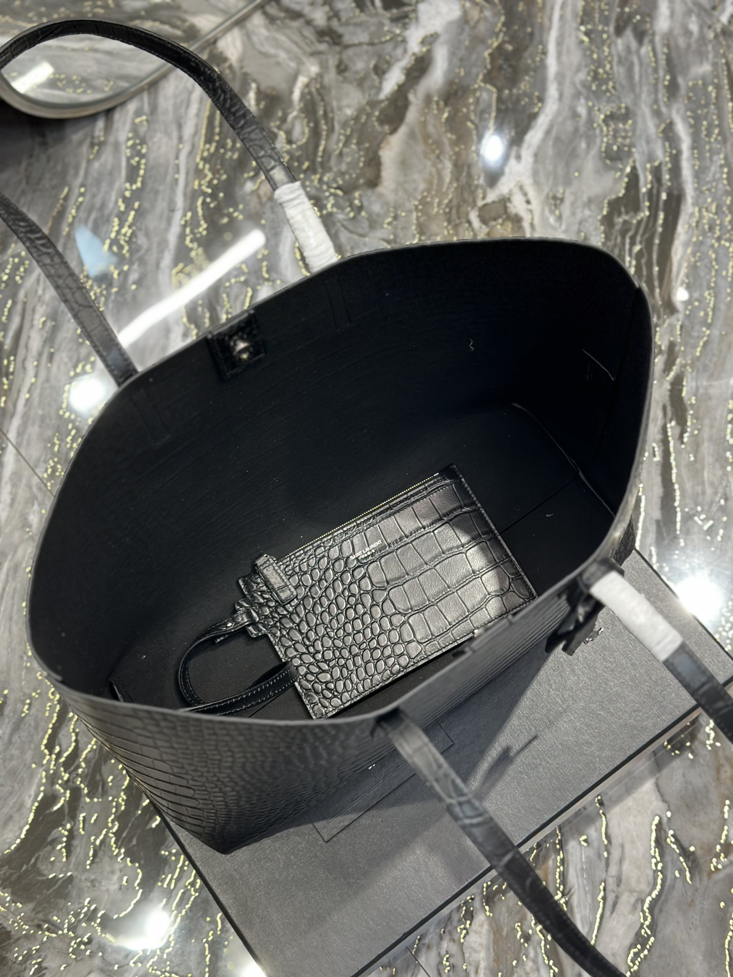 Handbags SAINT LAURENT 394195 size 38  28  13 cm - vstockx