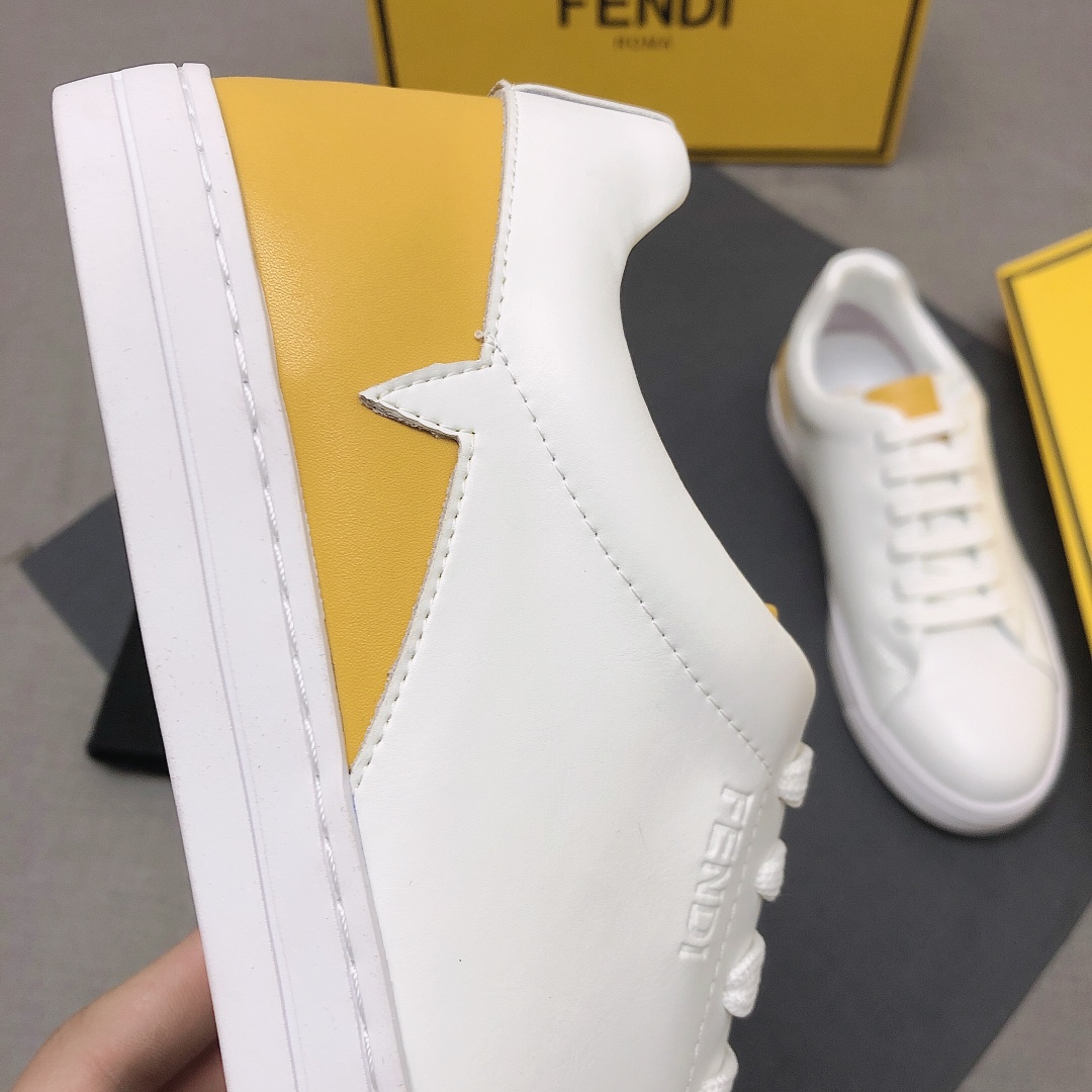 Fendi Low Top Sneakers 21 - vstockx