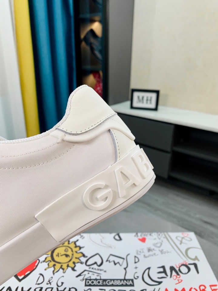 Dolce & Gabbana Low Tops Sneakers 90 - vstockx