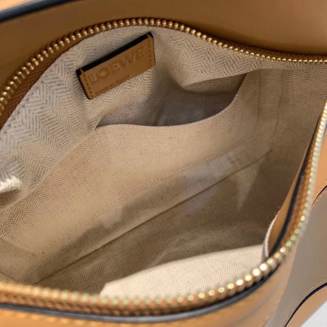 Handbags LOEWE ZP size:2414-11 cm - vstockx