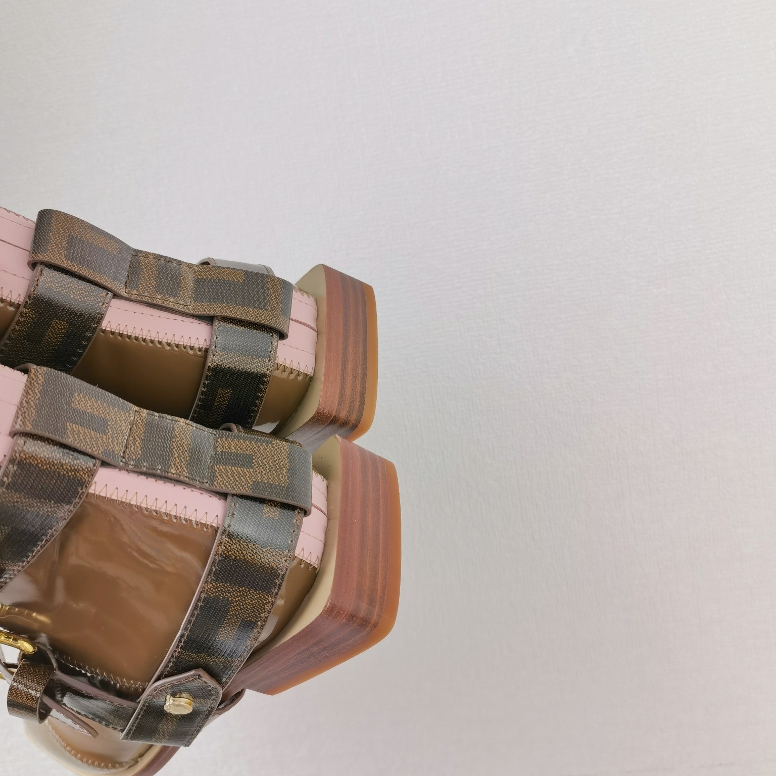 Fendi Boots 5 - vstockx