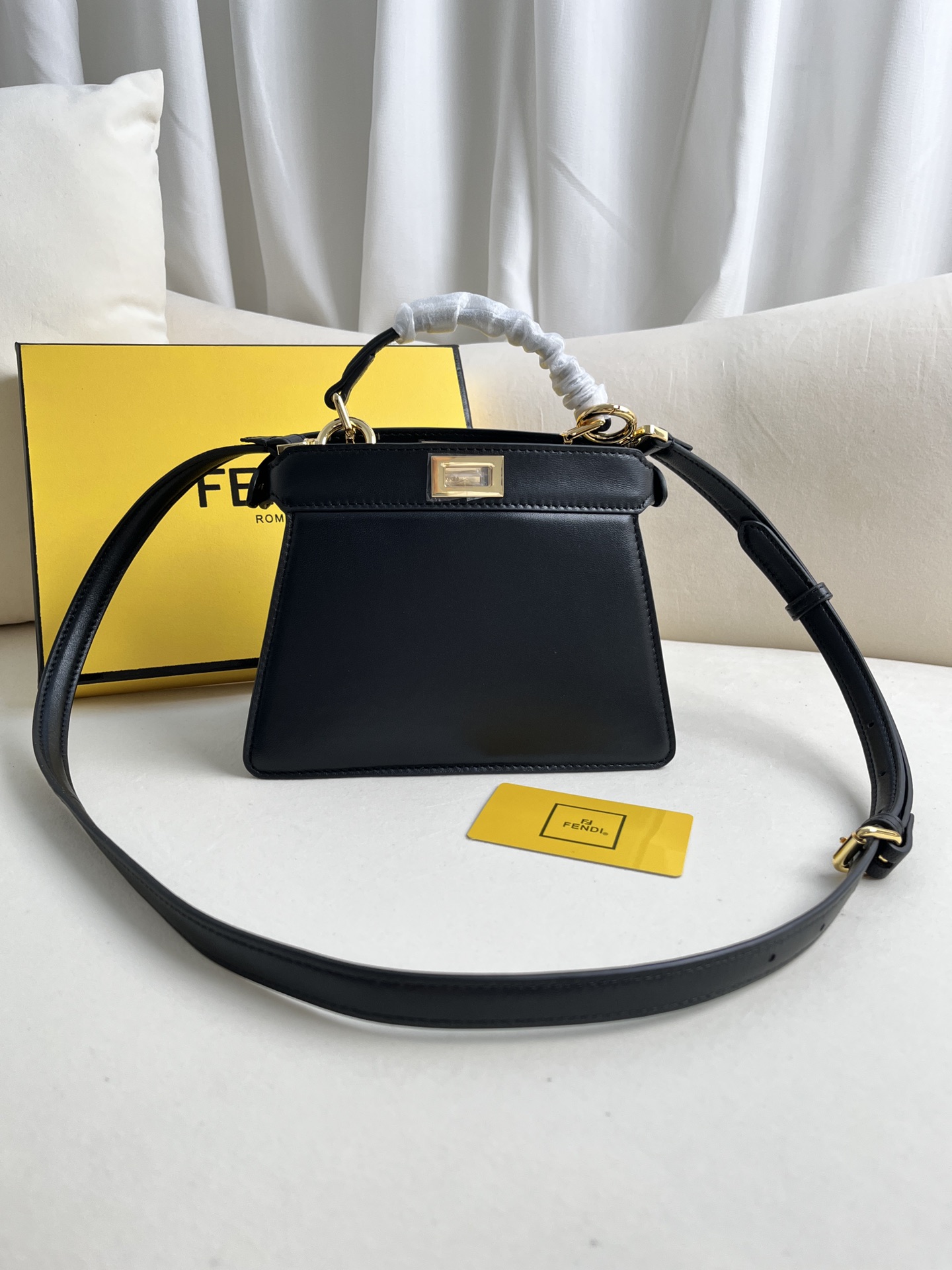 handbags FENDI 0228 size:20*15.5*11cm - vstockx