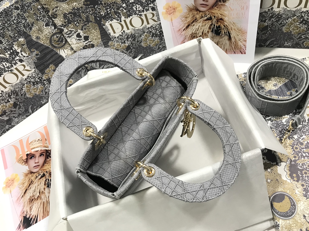 Handbag Dior M0565 size 24*20*11 cm - vstockx