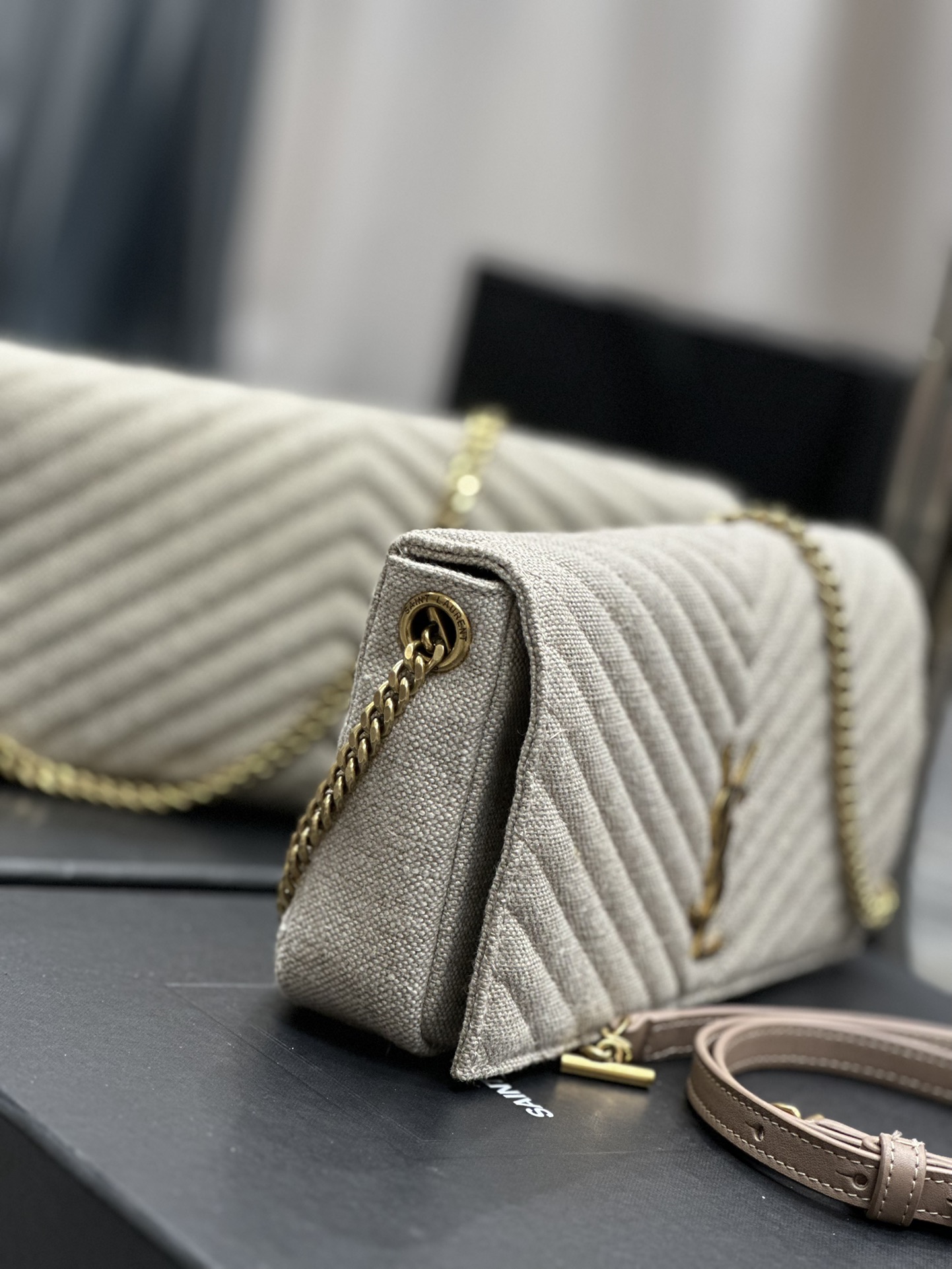 Handbags SAINT LAURENT 604276 size 26x13.5x4.5 cm - vstockx