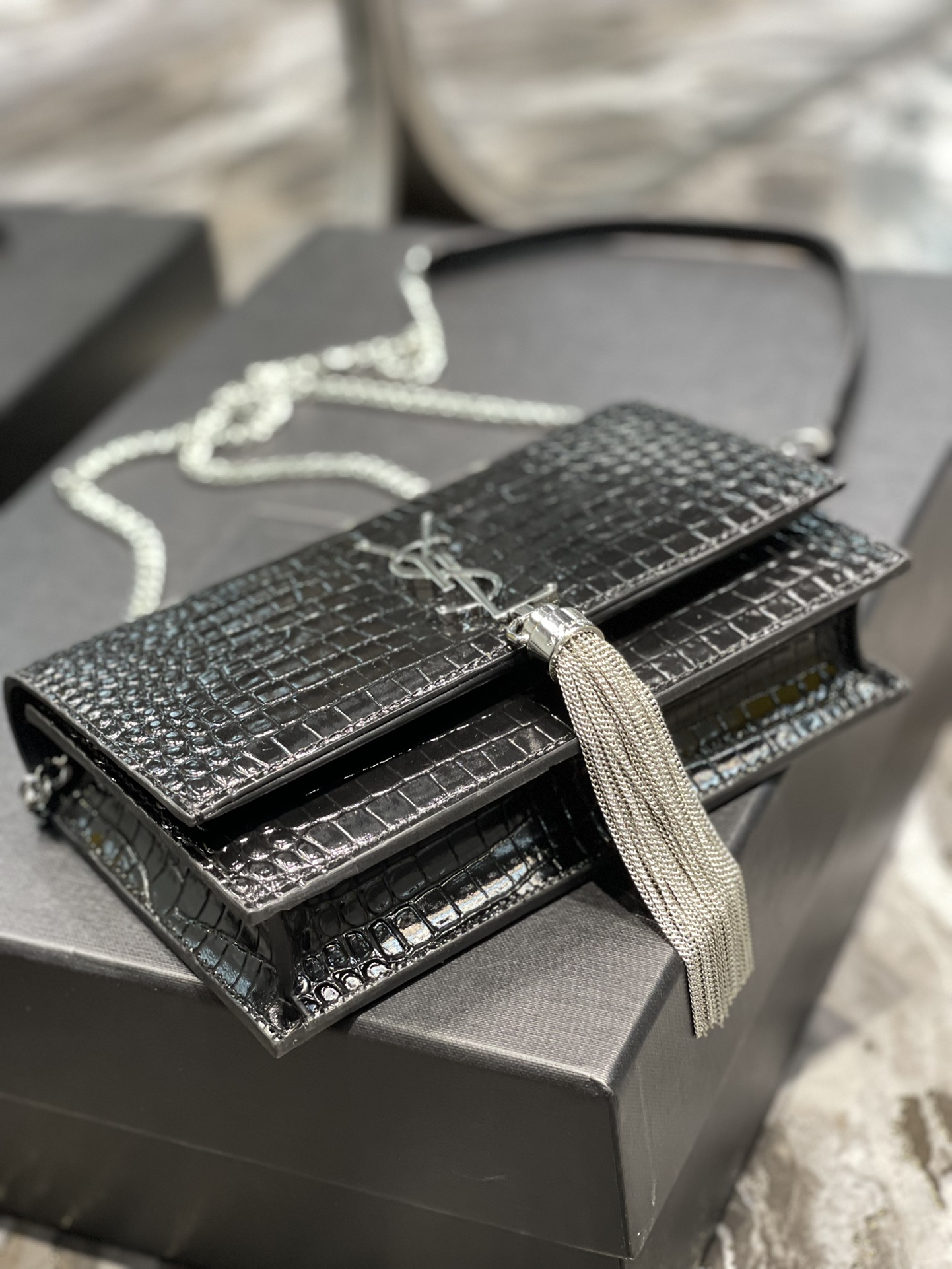 Handbags SAINT LAURENT 452159 size 19x12.5x4 cm - vstockx