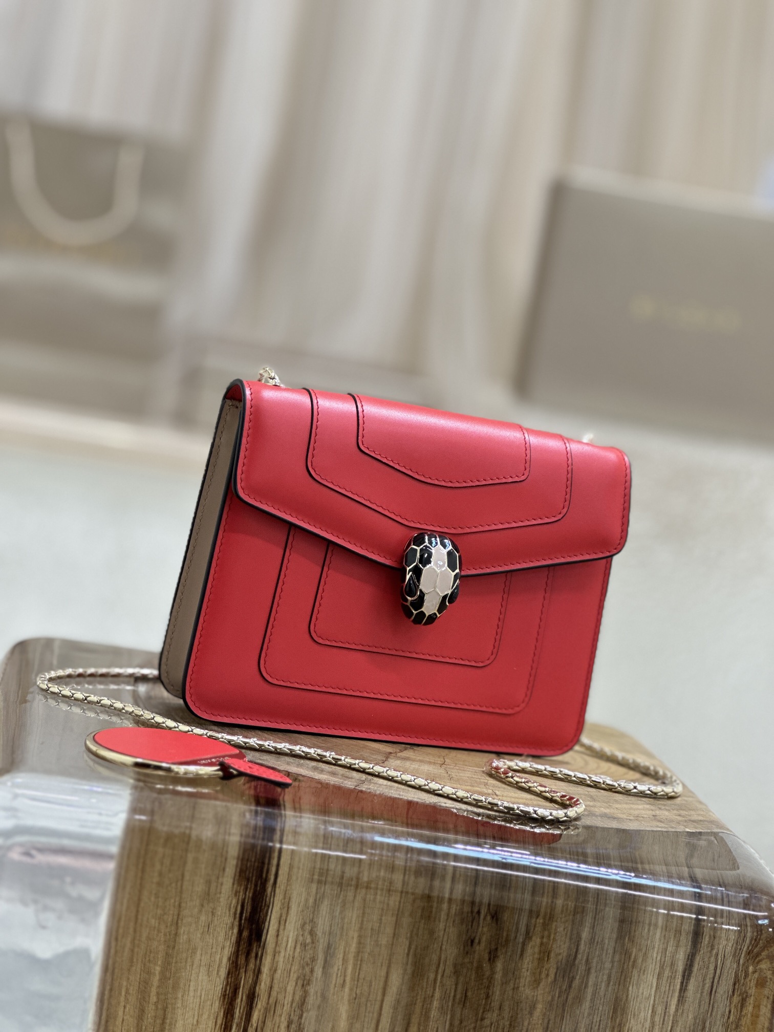 Handbags Bvlgari Serpenti Forever 35107 size:20*15*5 cm - vstockx