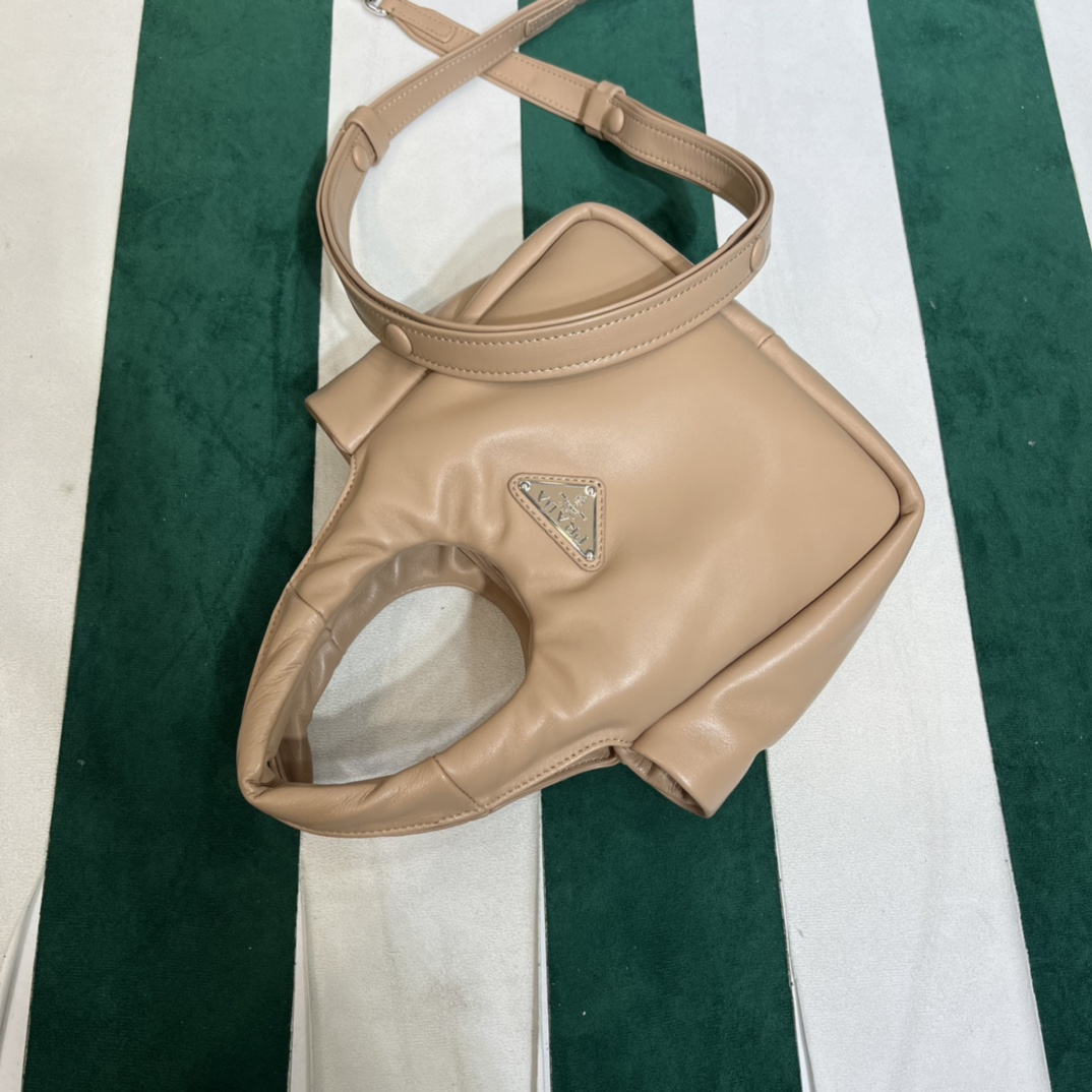 Handbags Prada 1BA359 size:15.5*10*18 cm - vstockx