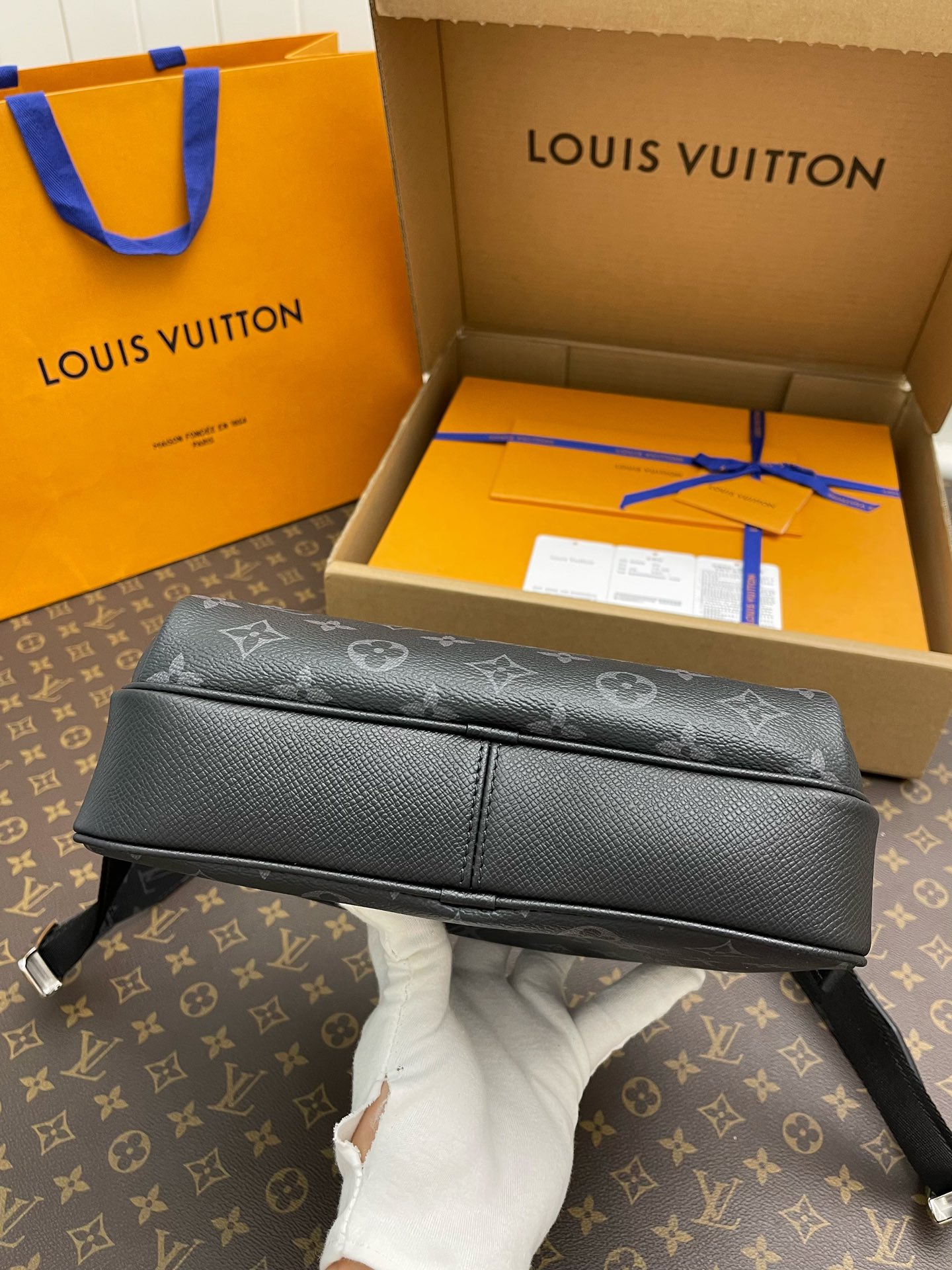 Handbags Louis Vuitton M30233 size:26*20*10.5 cm - vstockx