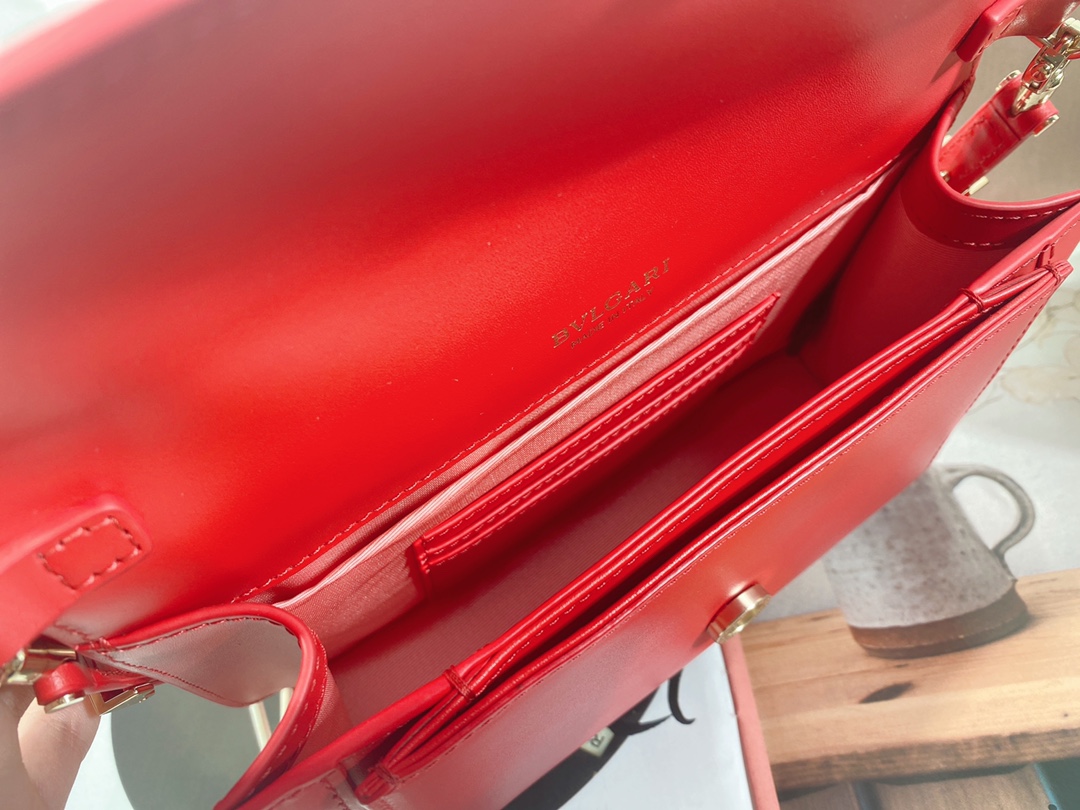 Handbags Bvlgari 292104950 size:22*15*4.5 cm - vstockx