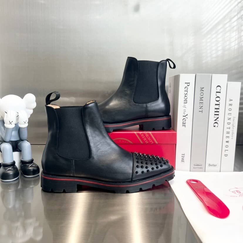 CHRISTIAN LOUBOUTIN Men's Black Leather Ankle Boots - vstockx