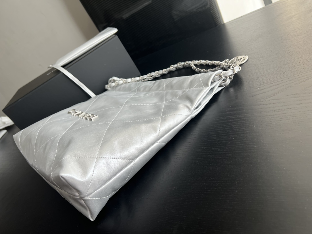 Handbag Chanel size 35cmx37cmx7 cm - vstockx