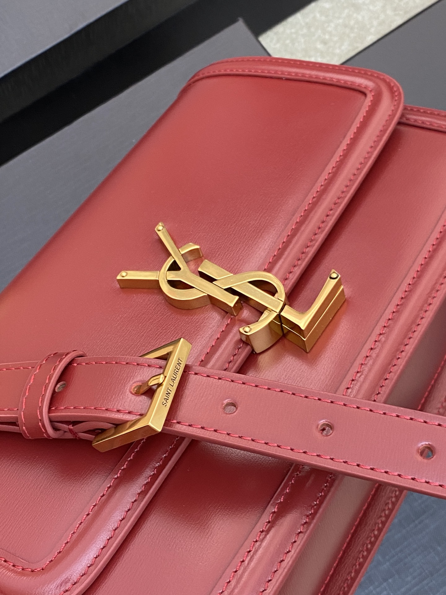 Handbags SAINT LAURENT 634305 size 23*16*6 cm - vstockx