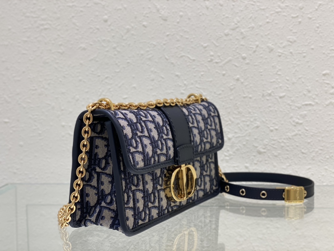 Handbags !  9207 size  21.5*12*6 cm - vstockx