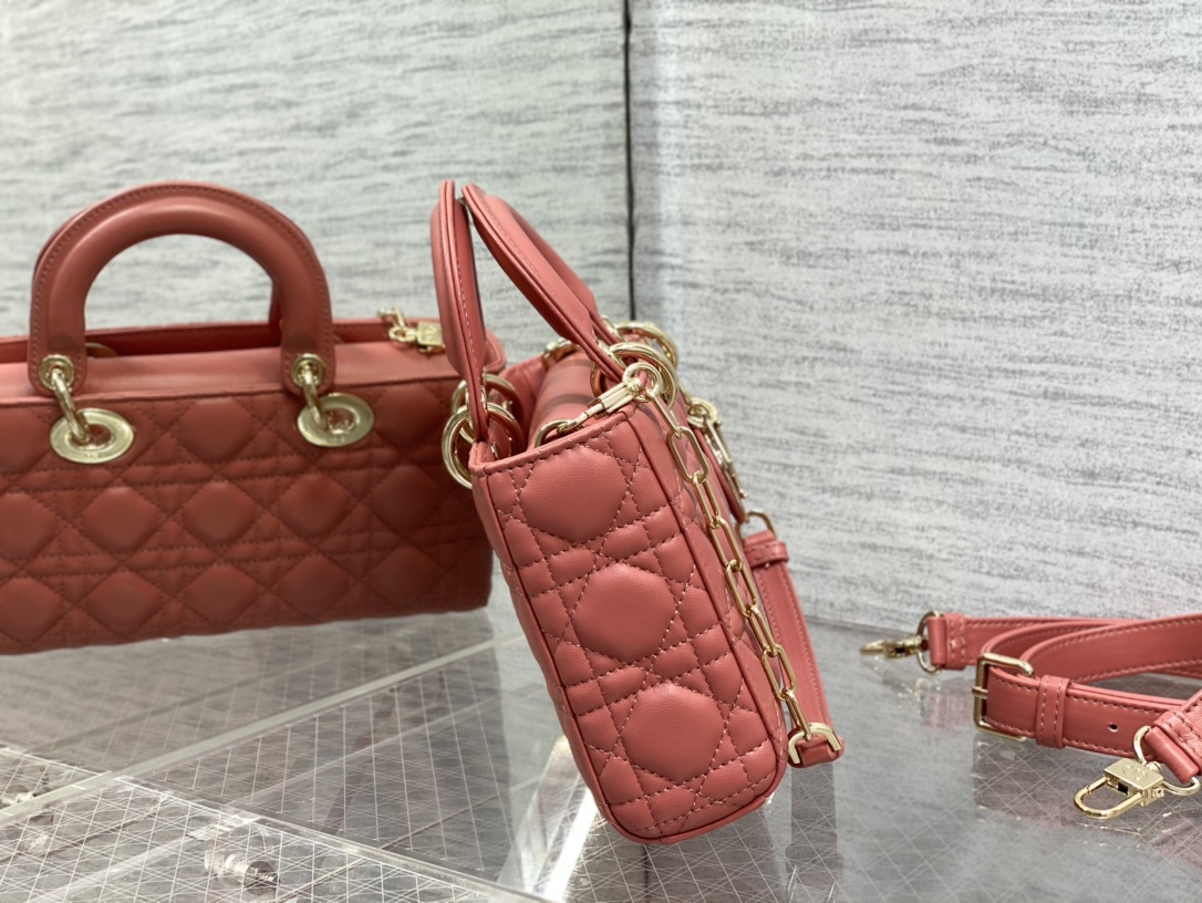 Handbag Dior size 26*6*14 cm - vstockx