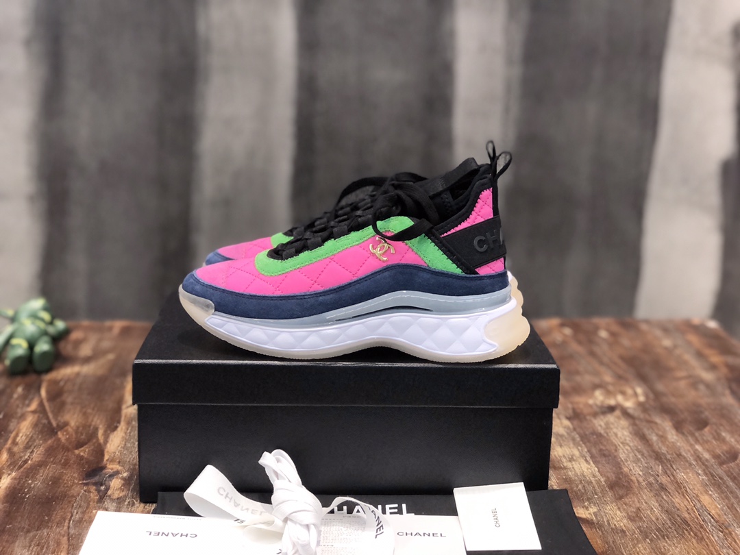 Chanel Fabric & Suede Calfskin Low Top Sneaker 7 - vstockx