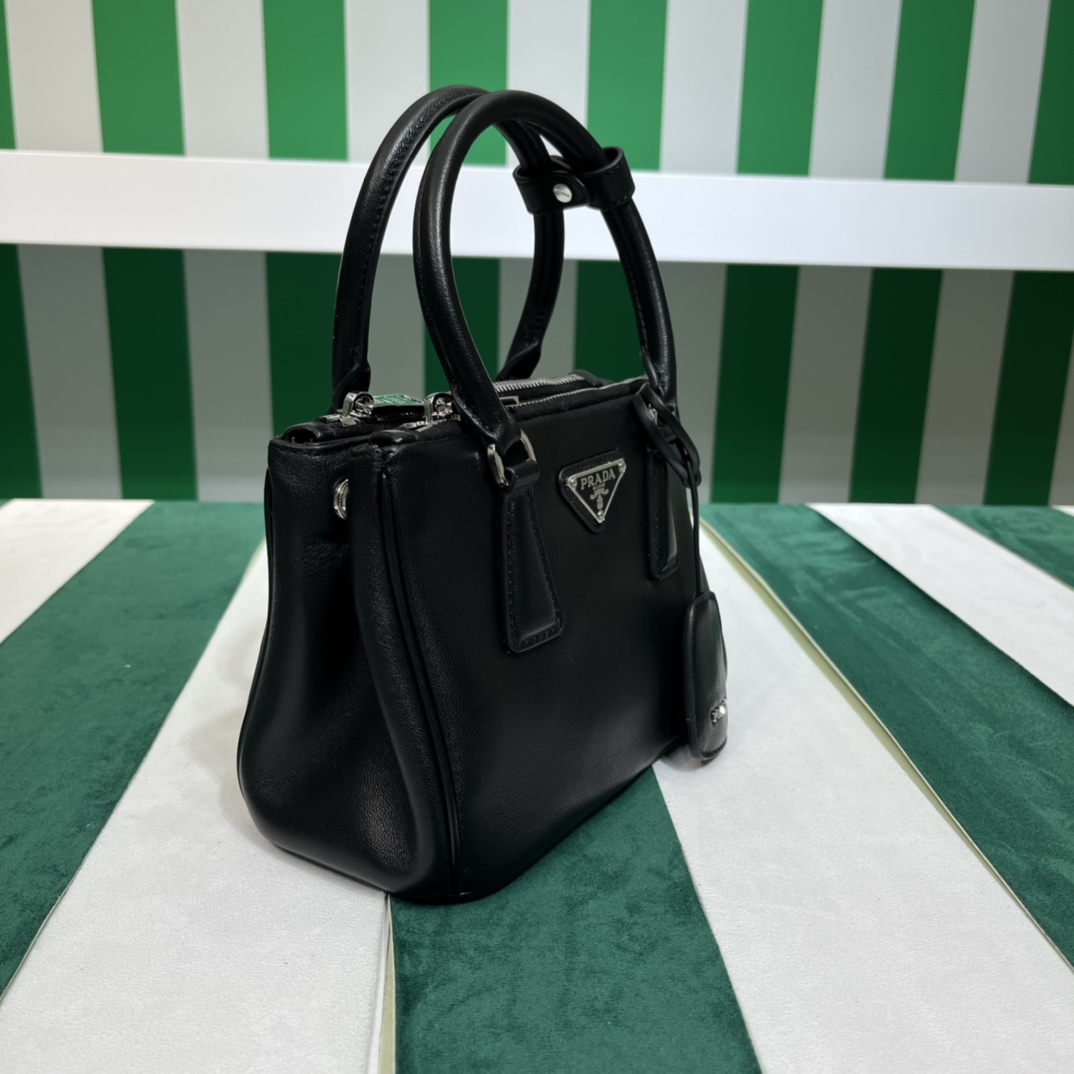 Handbags Prada 1BA906 size:20*14.5*9.5 cm - vstockx