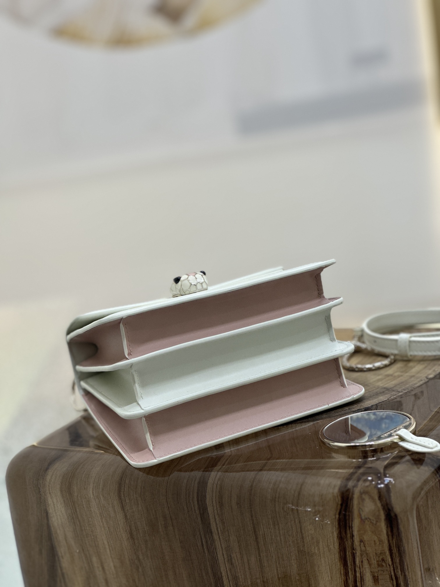 Handbags Bvlgari 38329 size:18*16*9 cm - vstockx