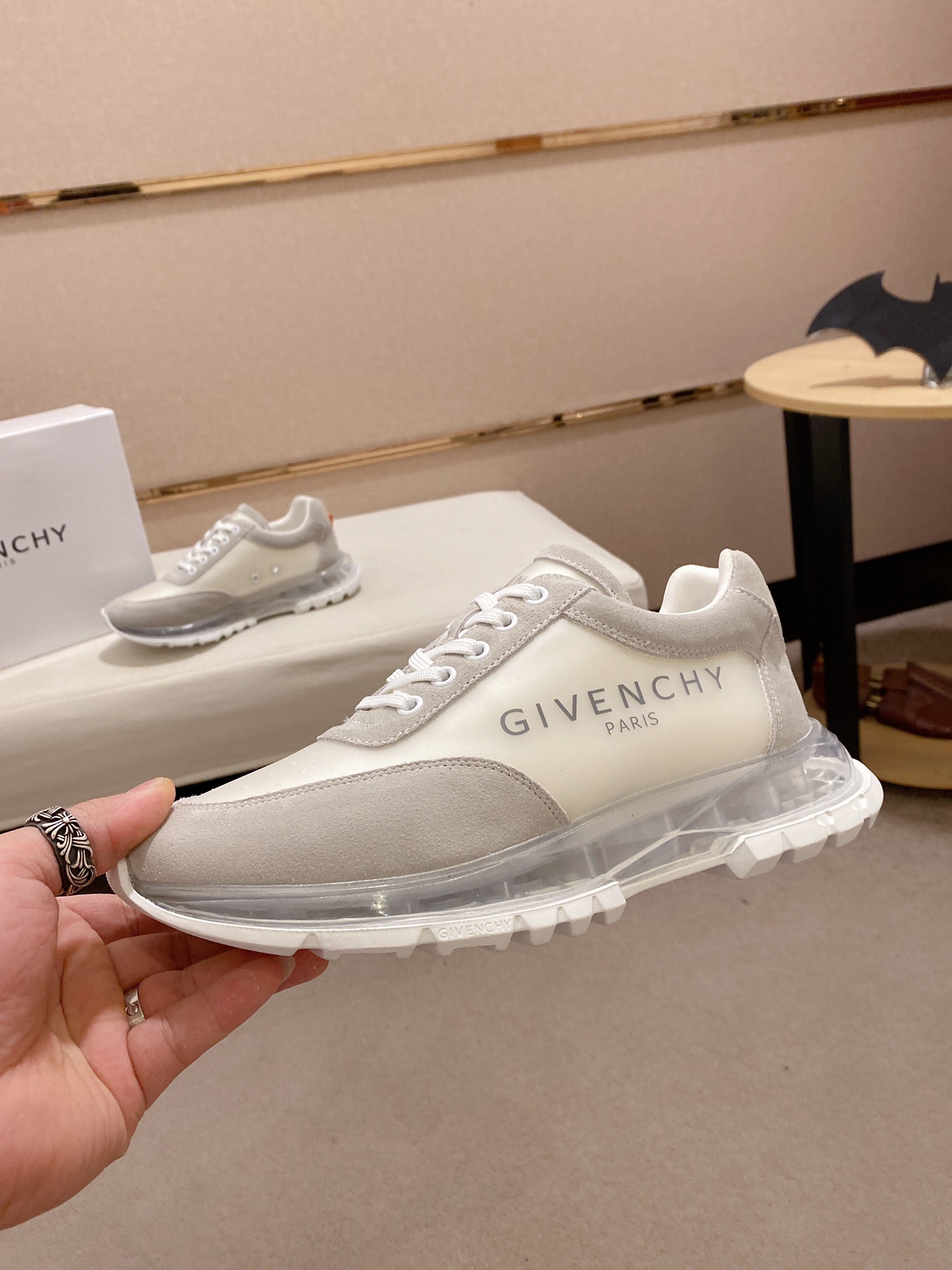 Givenchy Spectre Zip Sneakers 12 - vstockx