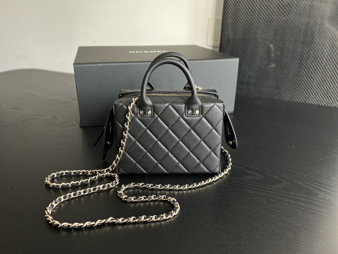 Handbag Chanel size 15cmx11.5cmx5 cm - vstockx
