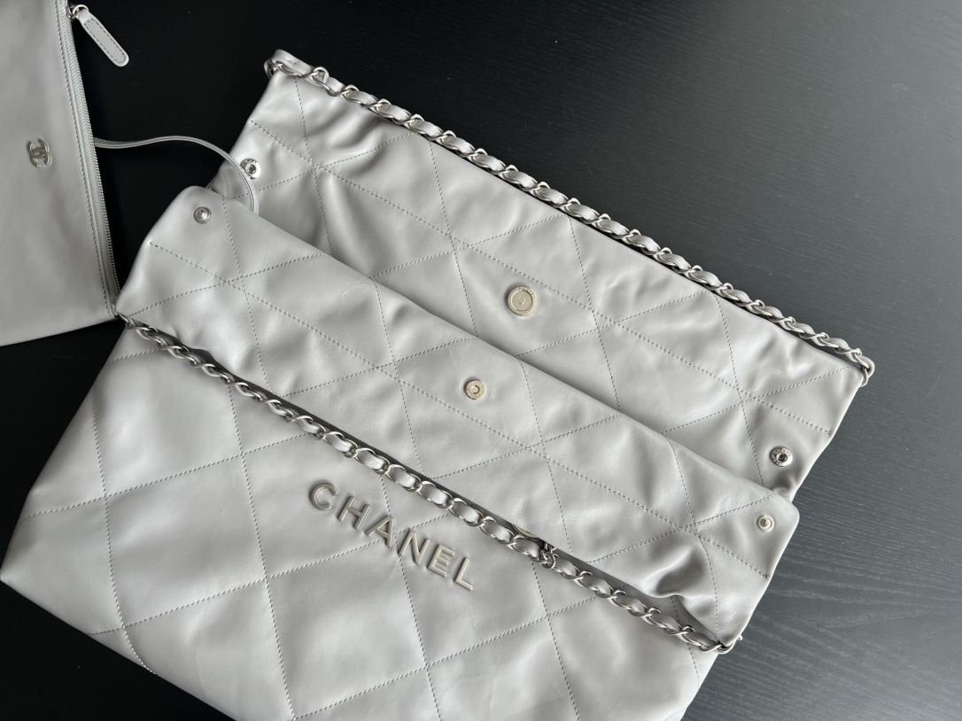 Handbag Chanel size 39cmx42cmx8 cm - vstockx
