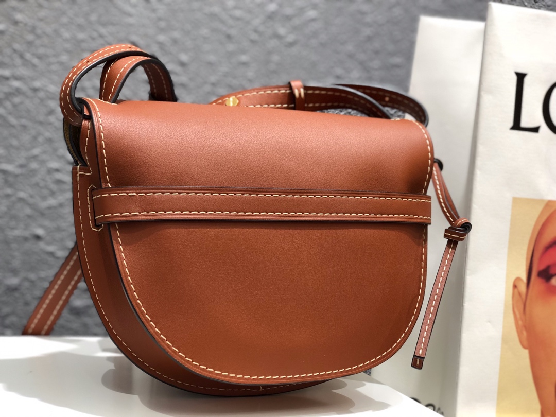 Handbags LOEWE zp size:20*19*11.5 cm - vstockx