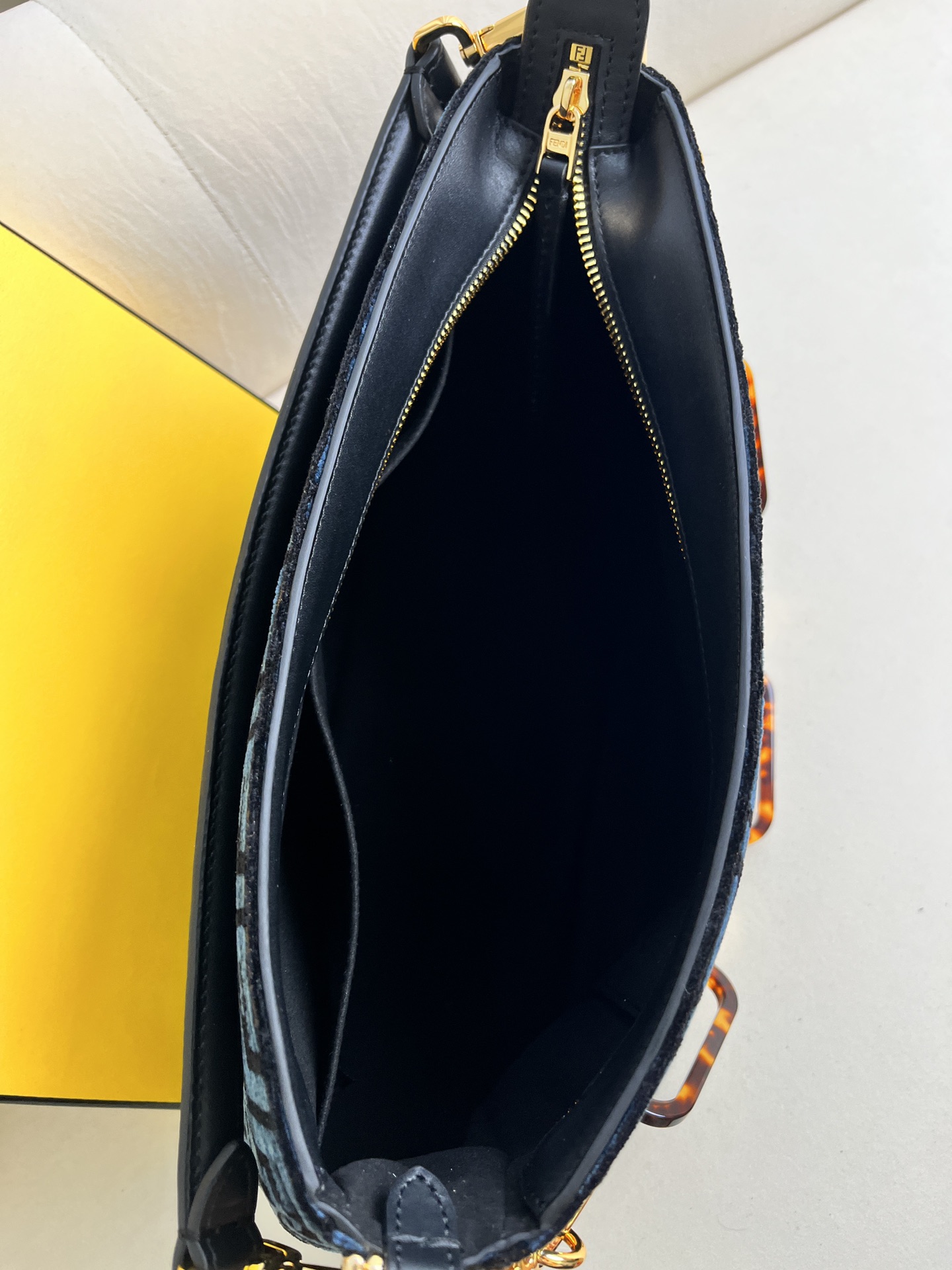 handbags FENDI 014 size:23.5*36*14cm - vstockx