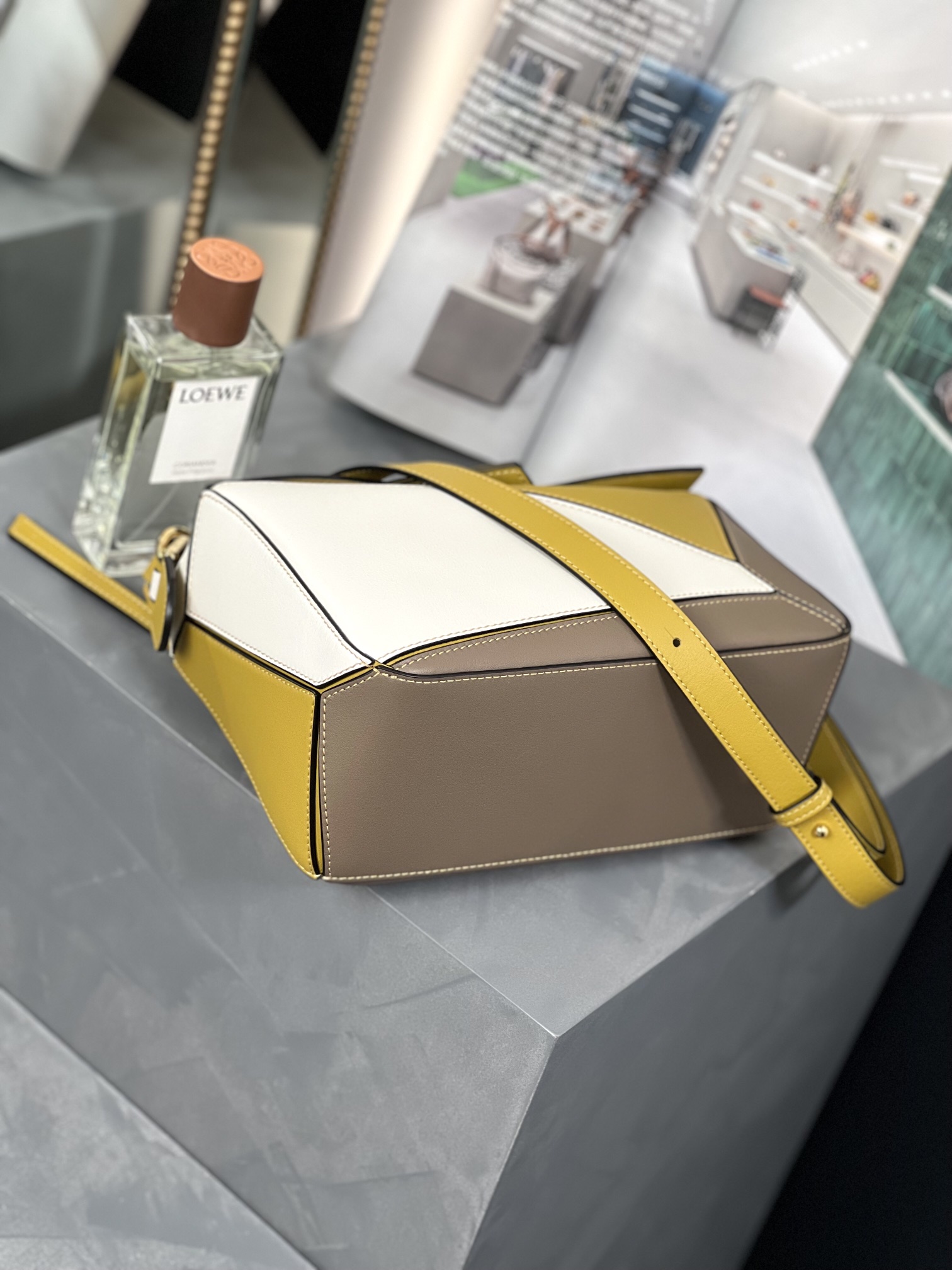 Handbags LOEWE ZP size:2414-11 cm - vstockx