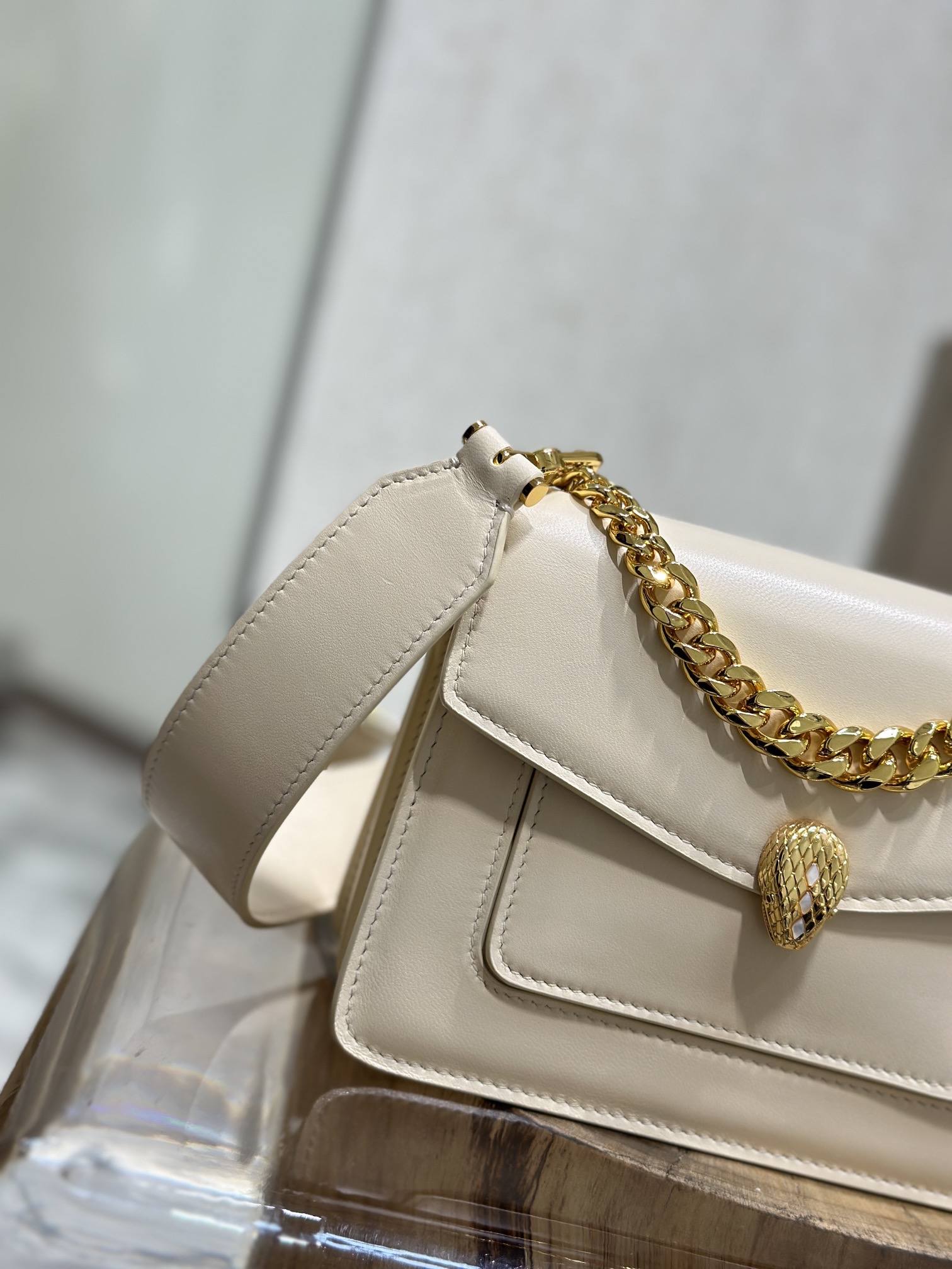 Handbags Bvlgari 290763 size:20*14*8 cm - vstockx