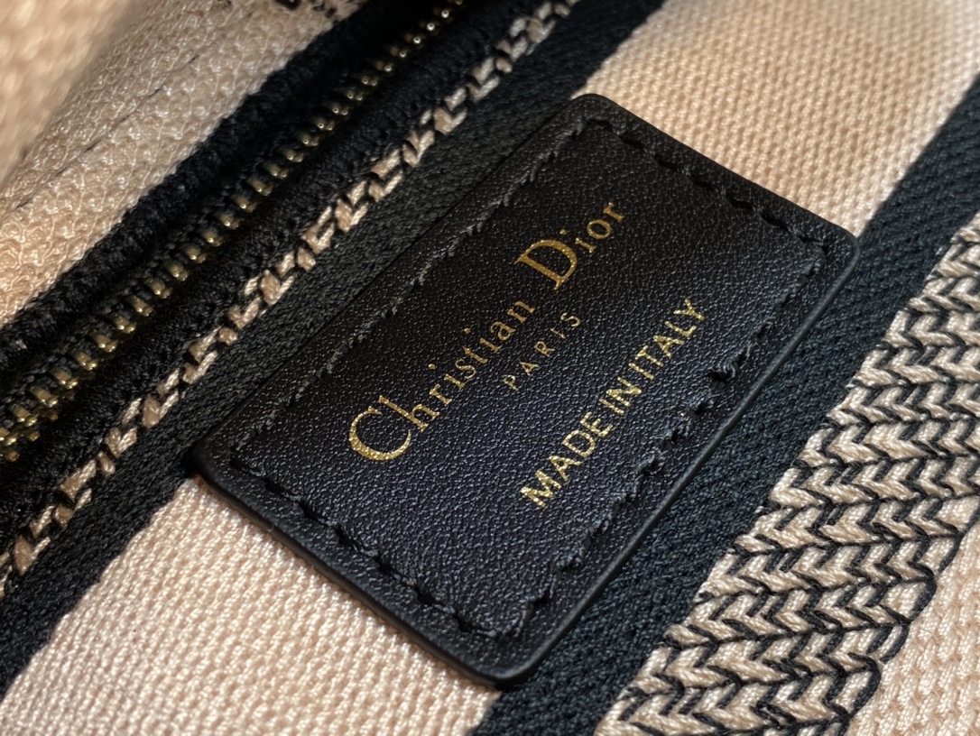 Handbag Dior size 17*7*15 cm - vstockx