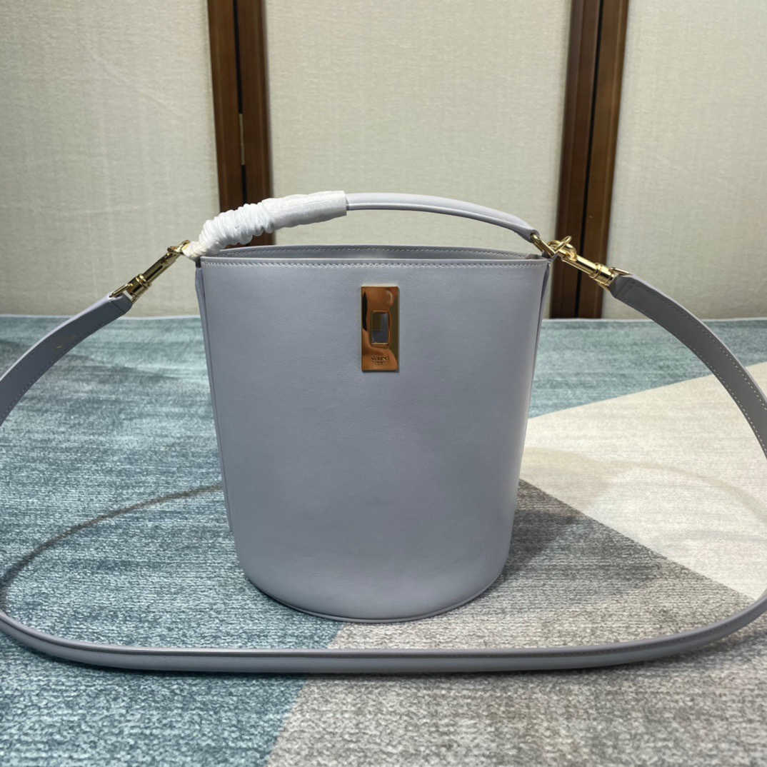 Handbags CELIN TEEN BUCKET 16 197573 size:16 X 18 X 16 cm - vstockx