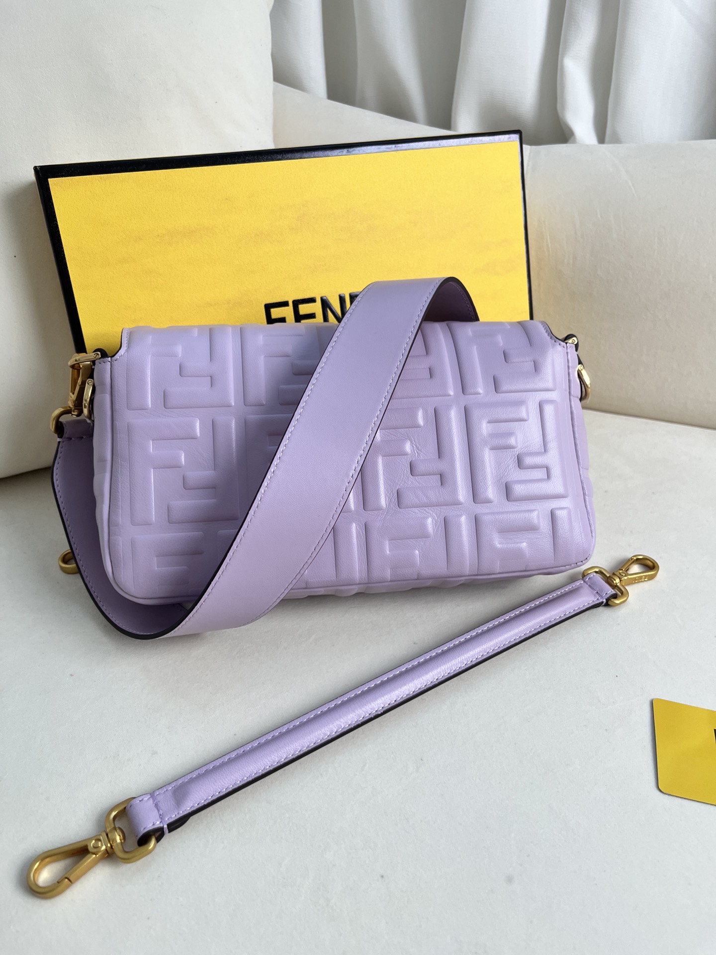 handbags FENDI 211 size:27*15*6cm - vstockx