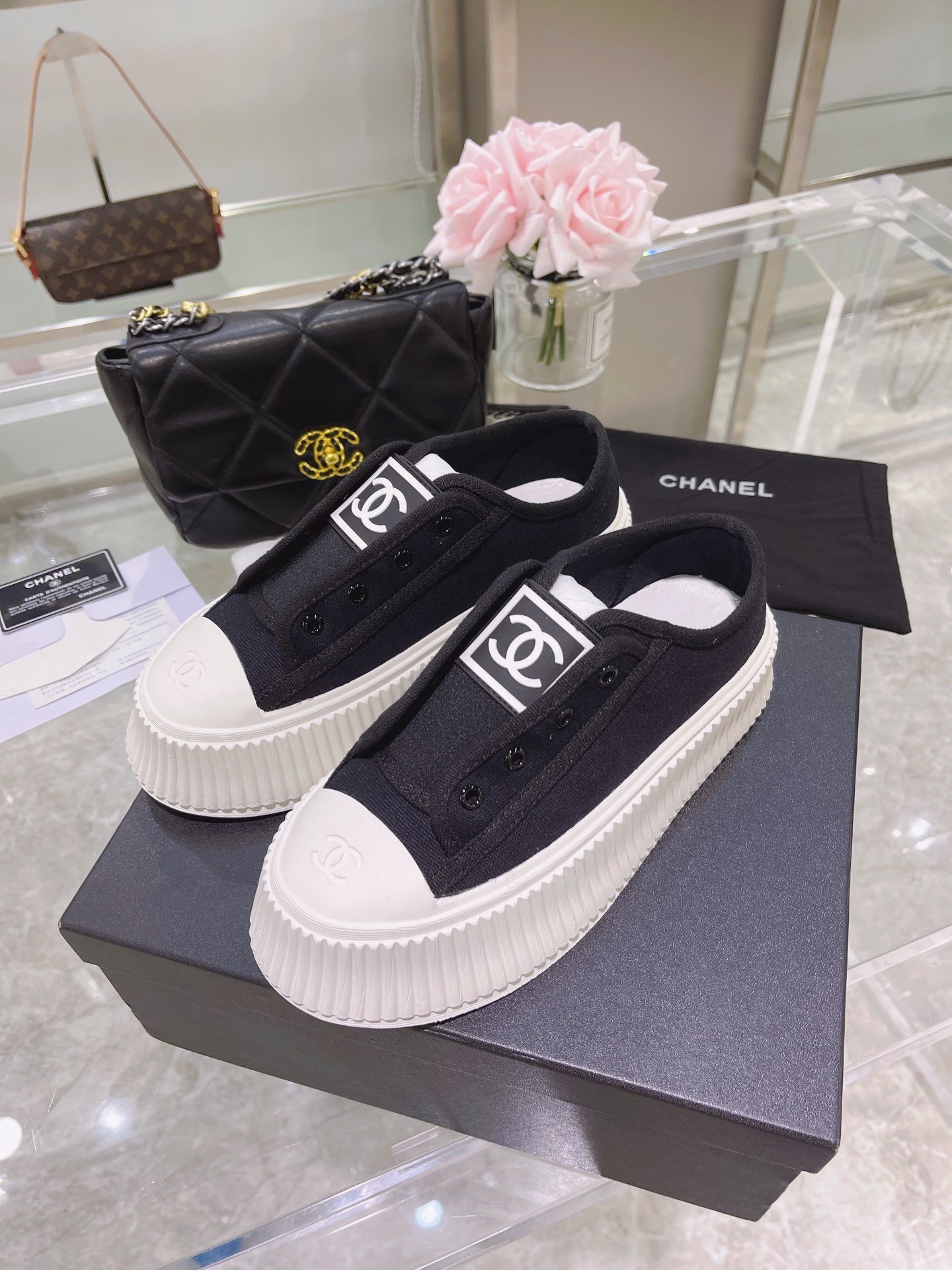 Chanel Platform Sneaker 20 - vstockx